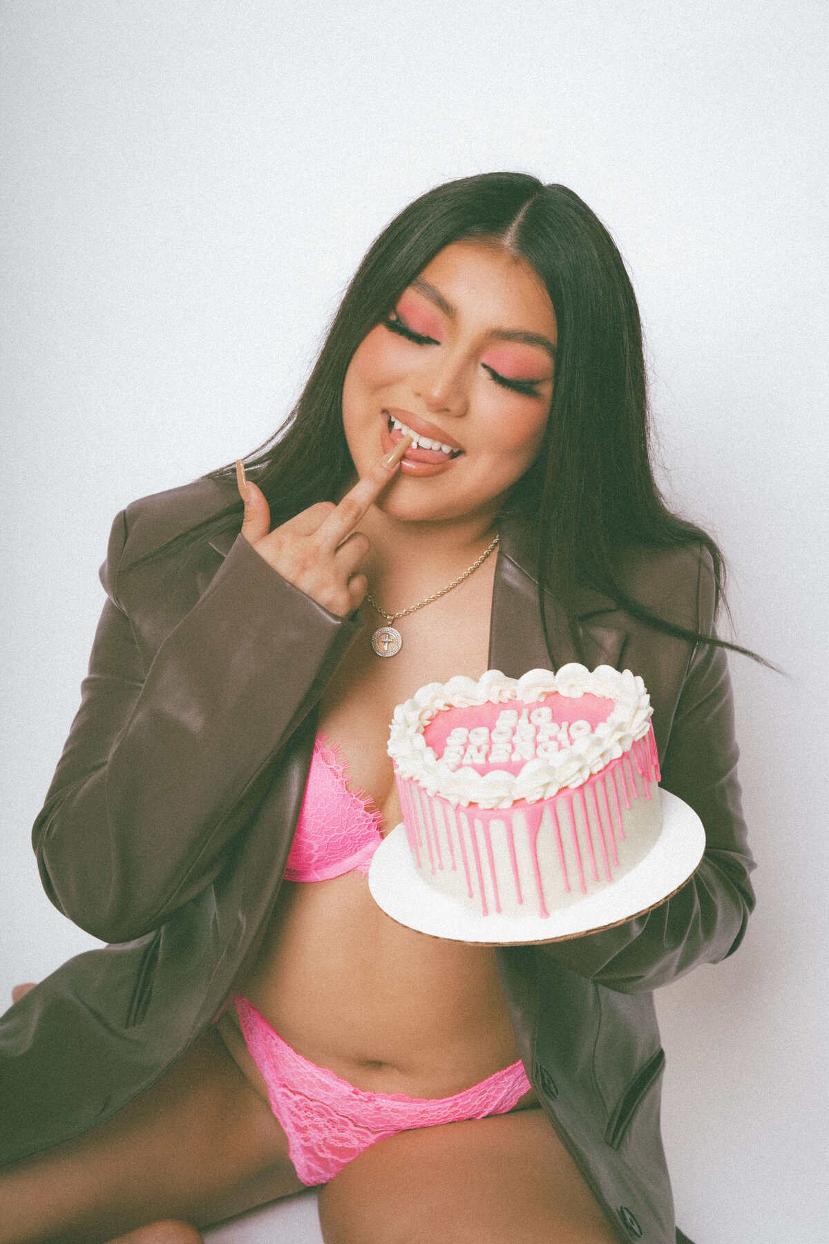 birthday-cake-boudoir-lingerie-studio-inspo