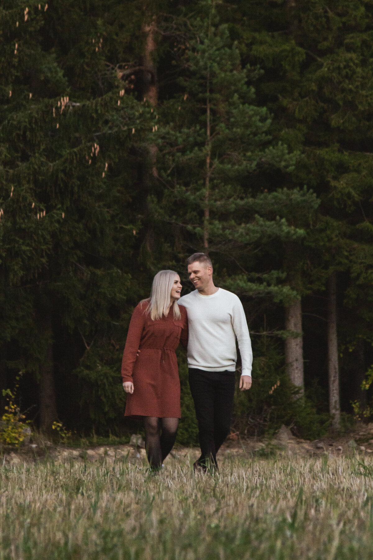 VeeraKS_OK_UM_Sanna&Juha-Matti_kihlakuvaus-16