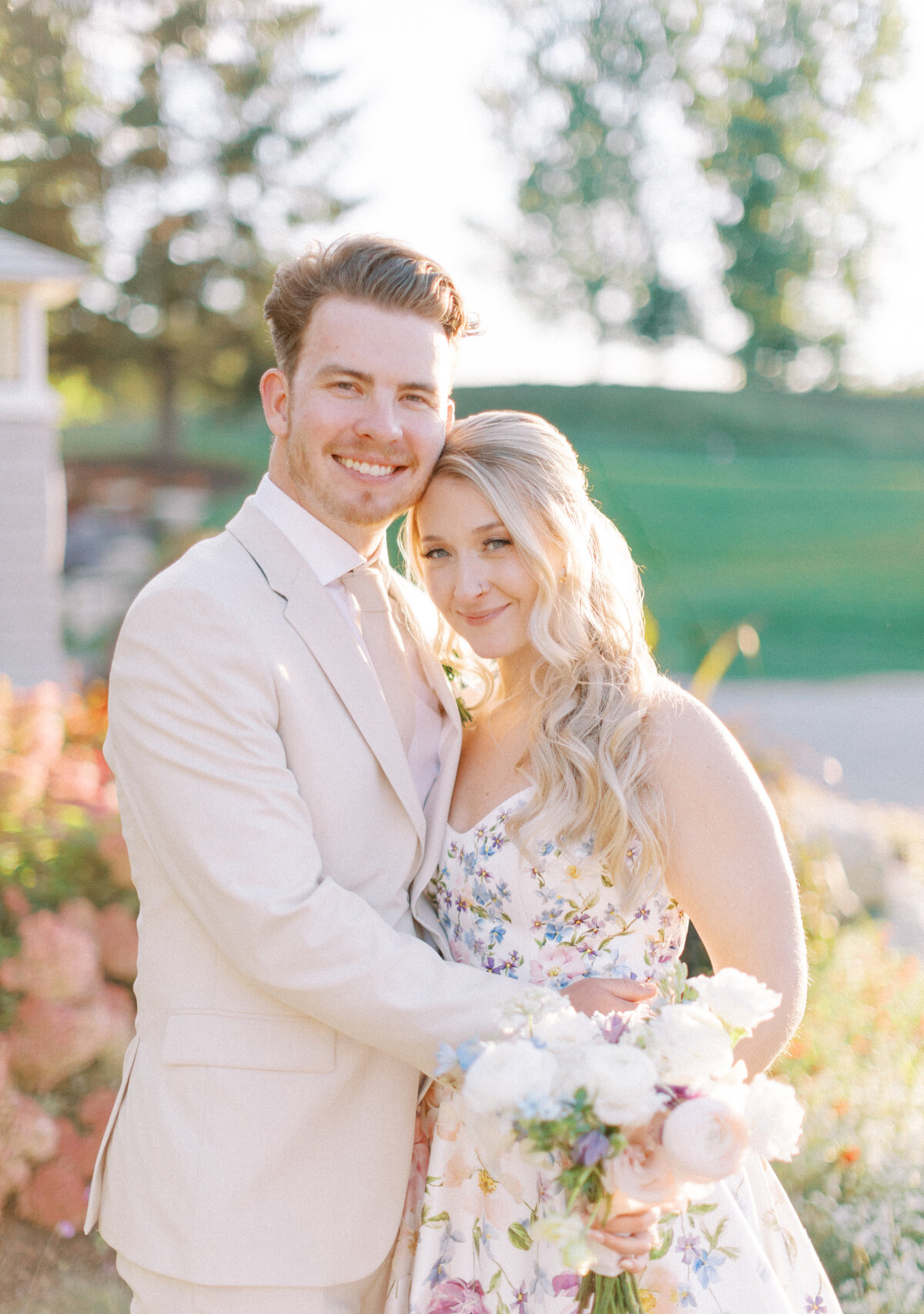 carriage house wedding flowers 31