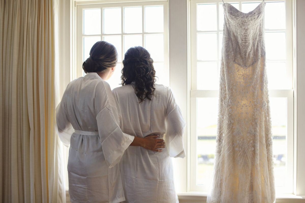 Bridesmaids in robes