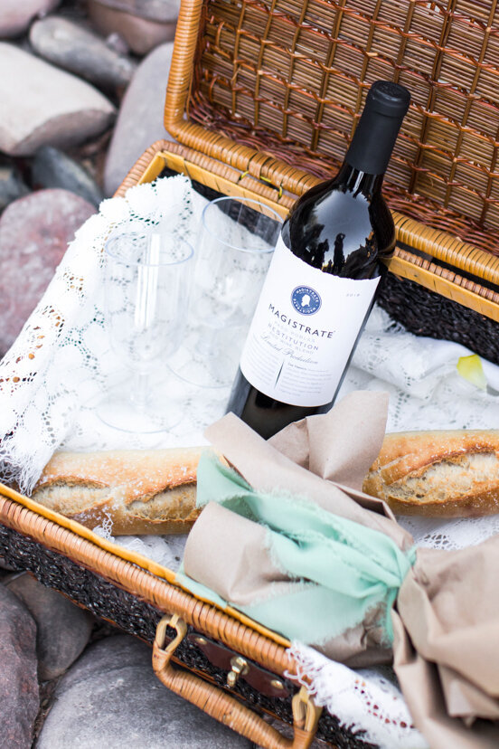 picnic-basket-with-wine