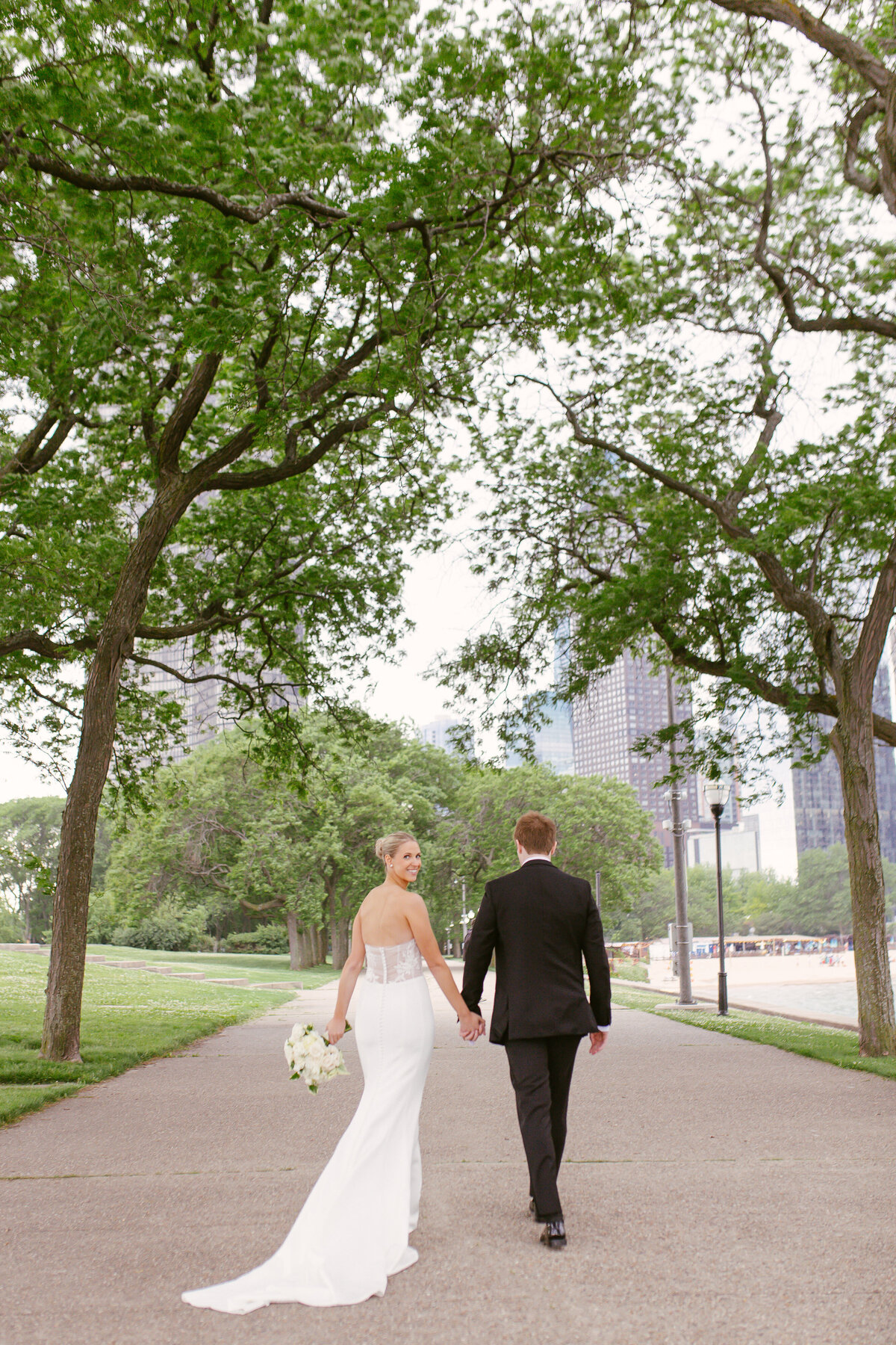 Chicago luxury editorial wedding photographer (The Drake hotel Princess Diana Suite Milton Lee Olive Park) 06-255