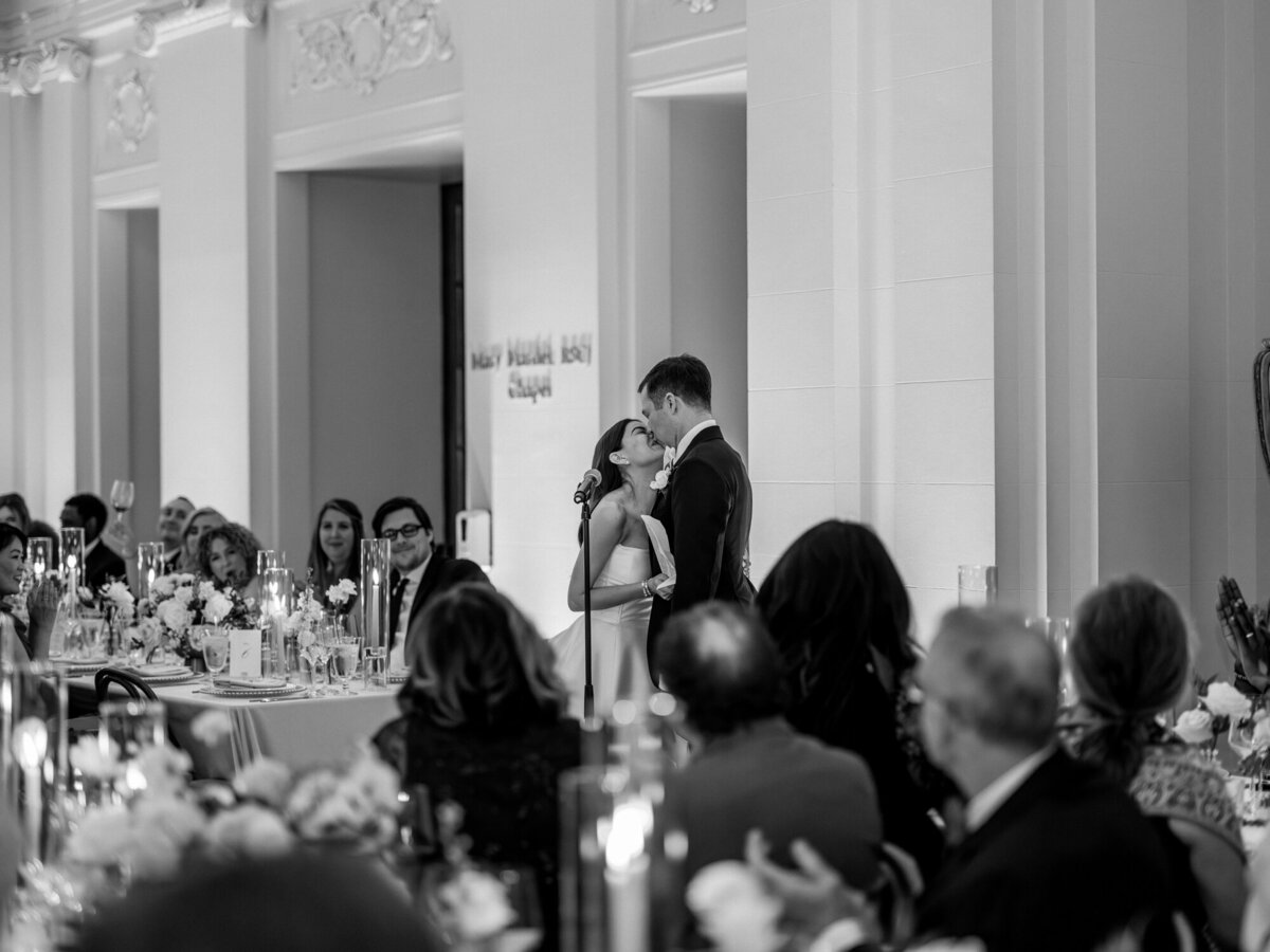 san francisco-flood-mansion-wedding-photography-catholic-wedding-classic-blackandwhite-churchwedding-wedding-thedejaureguis-073