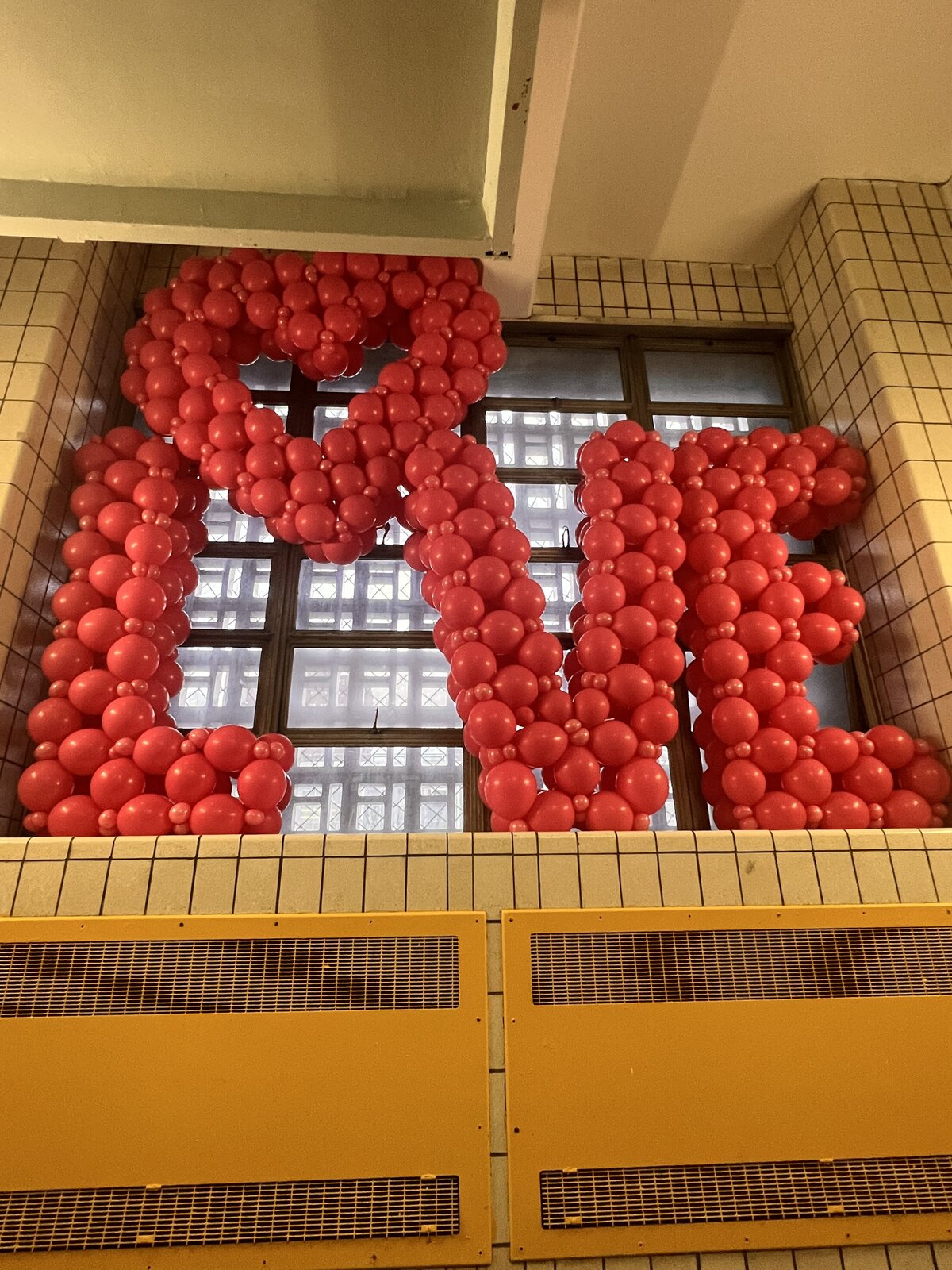 valentines day balloon decor 