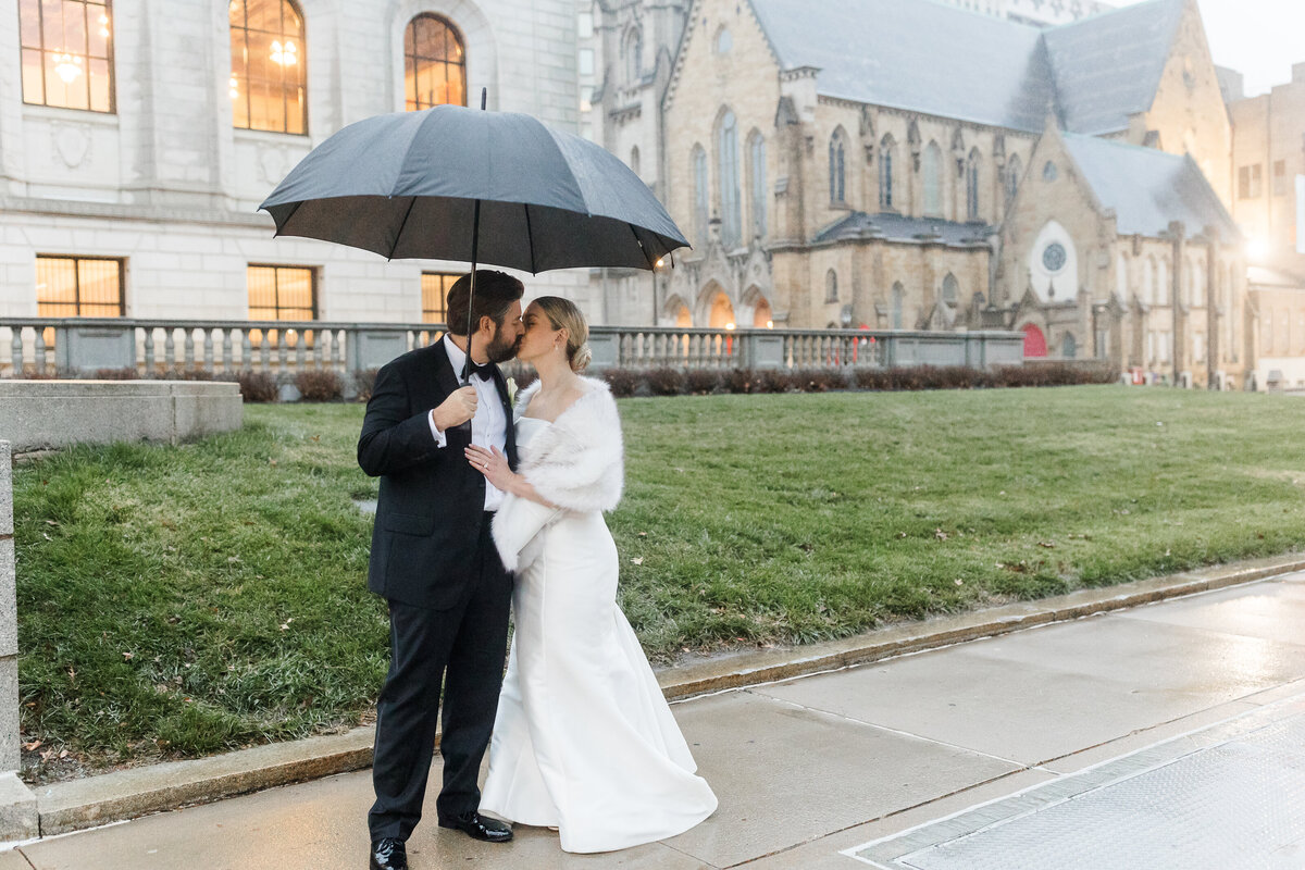 Wedding photos at the St Louis Public Library