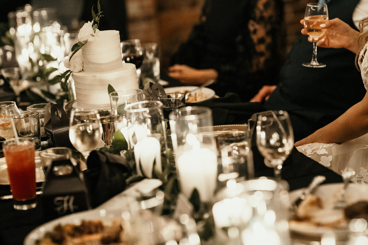 DETAILSHICKSWEDD072