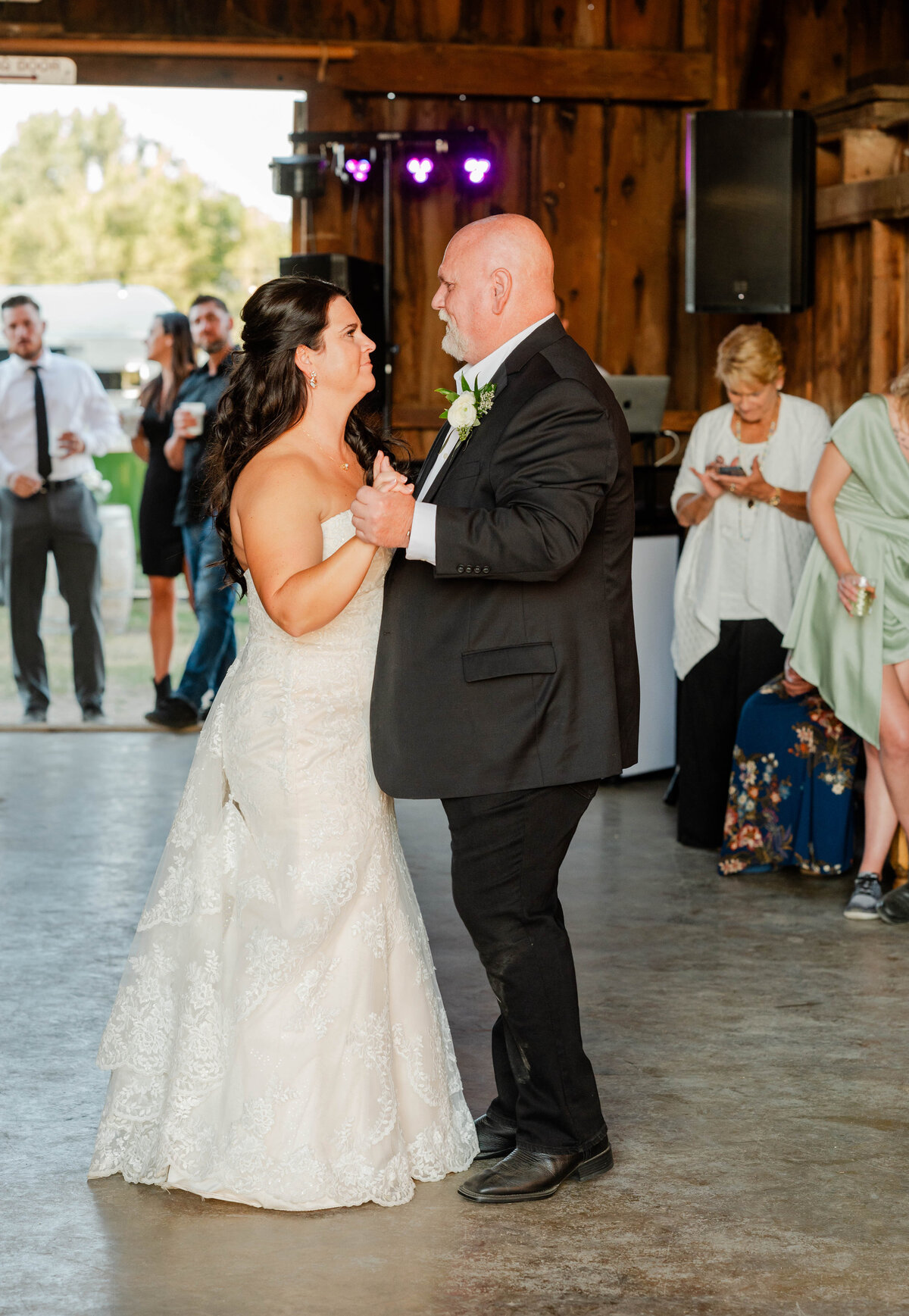 Twisting-T-Bar-Ranch-Reception-Dance