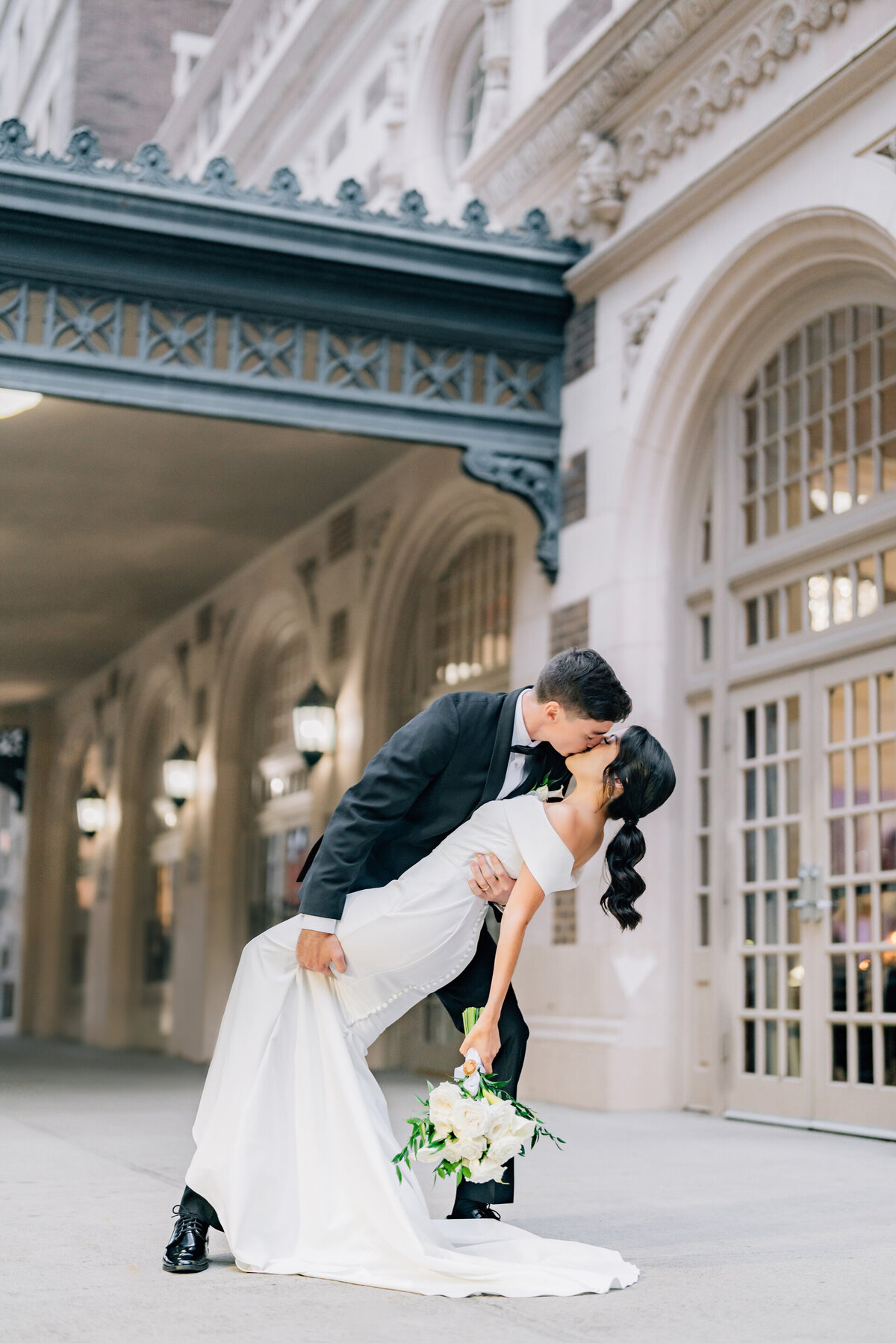 Magnolia Hotel The Crystal Ballroom Wedding mv_xoxo Houston Photographer (40)