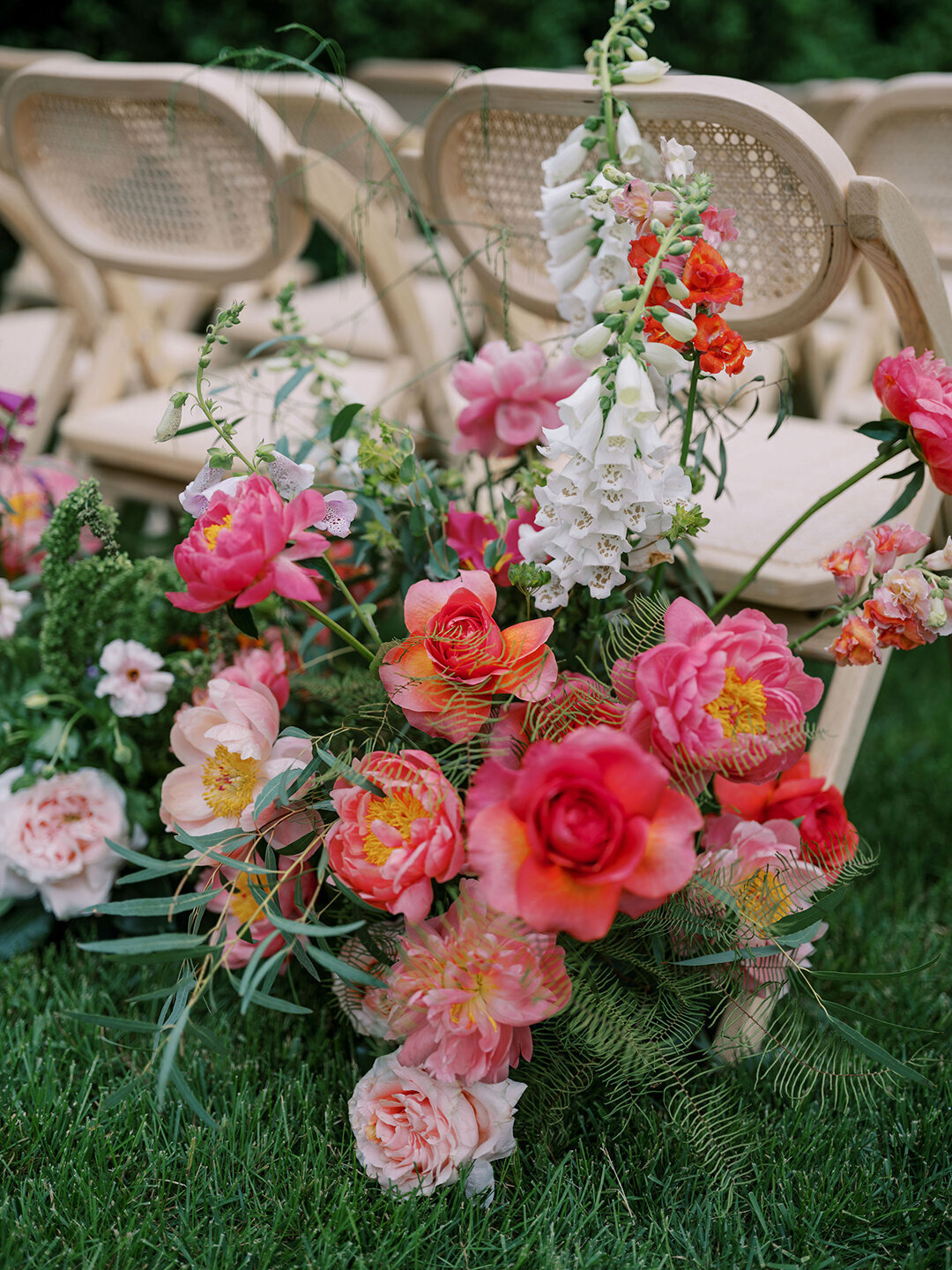 KathleenRob5-3-25GlenstoneGardenVA-VickiGraftonPhotography-452