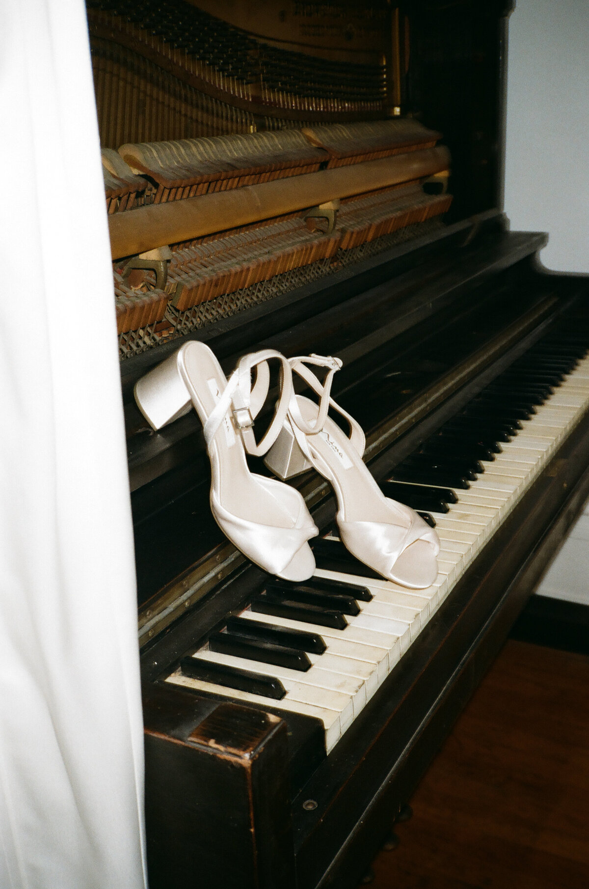 Vintage-bridal-details-Takk-House-Troy-NY
