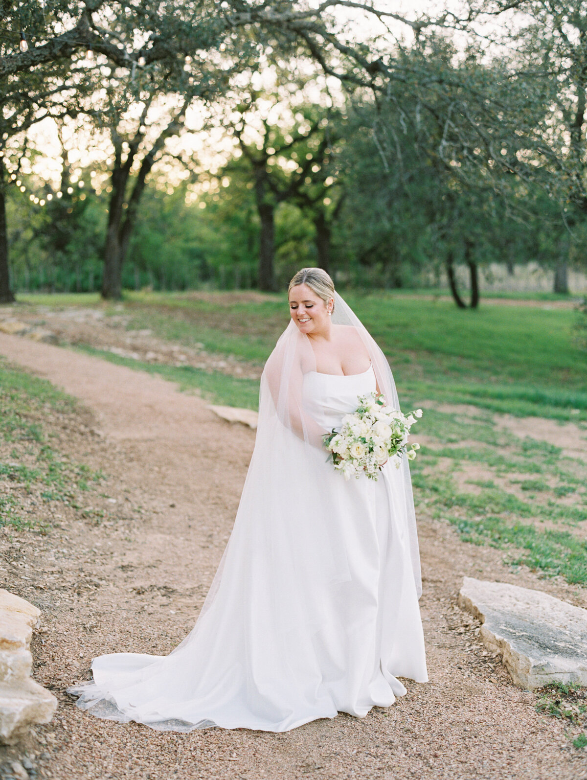 bride-and-groom-portraits-north-texas-lazy-s-hacienda-wedding-25
