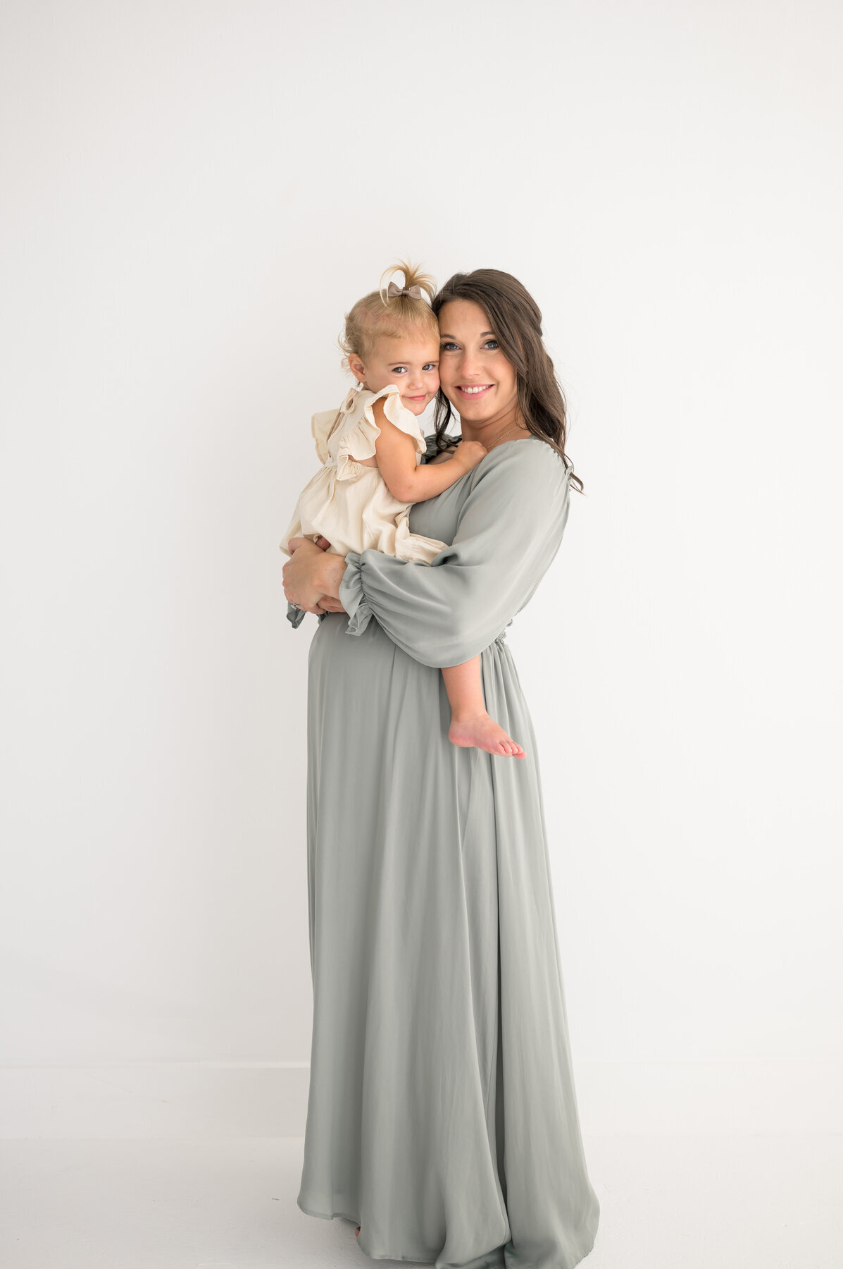 Jennifer-Maternity-2025-11_(1800)