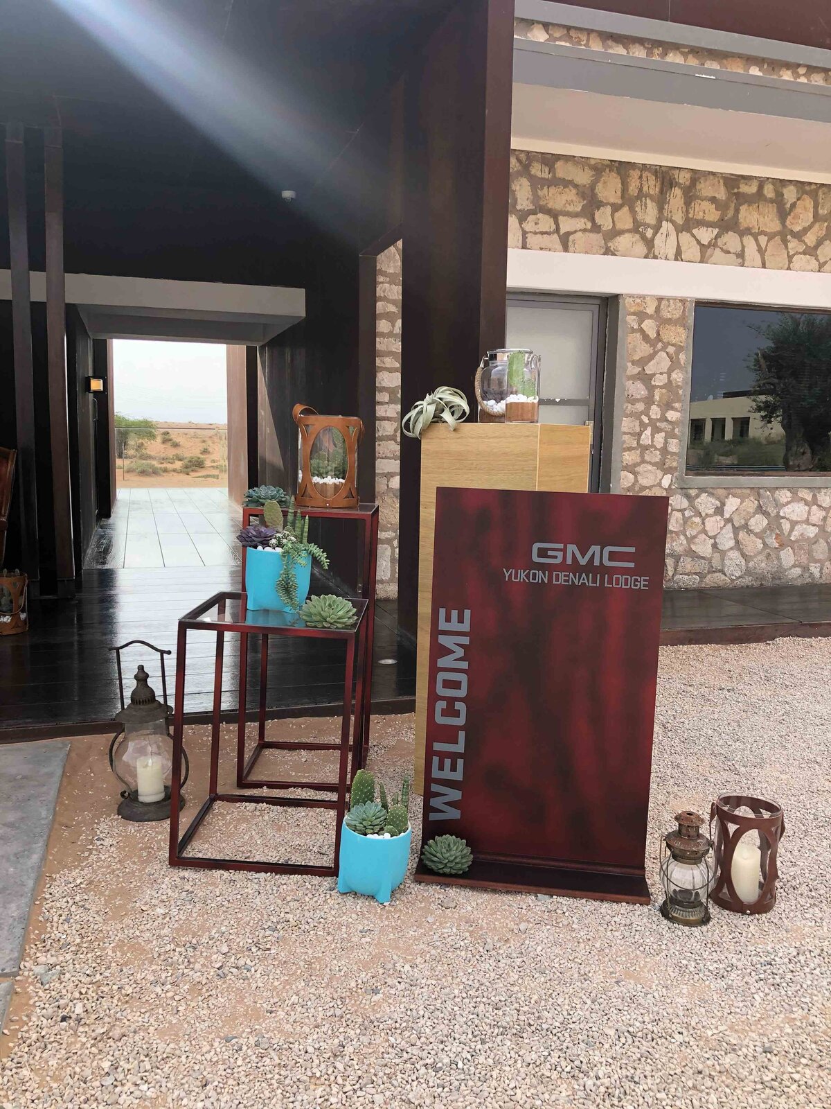 rock-your-event-corporate-event-design-planning-styling-dubai-UAE-GMC-luxurious-luncheon-desert-experience