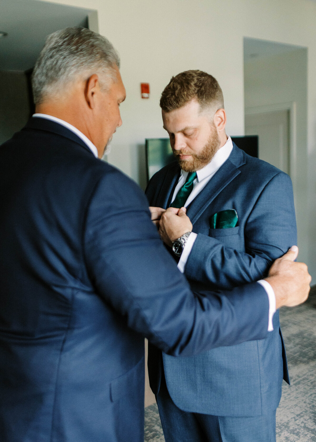 Huntingdon-Valley-Country-Club-Wedding-Groom-Getting-Ready_026