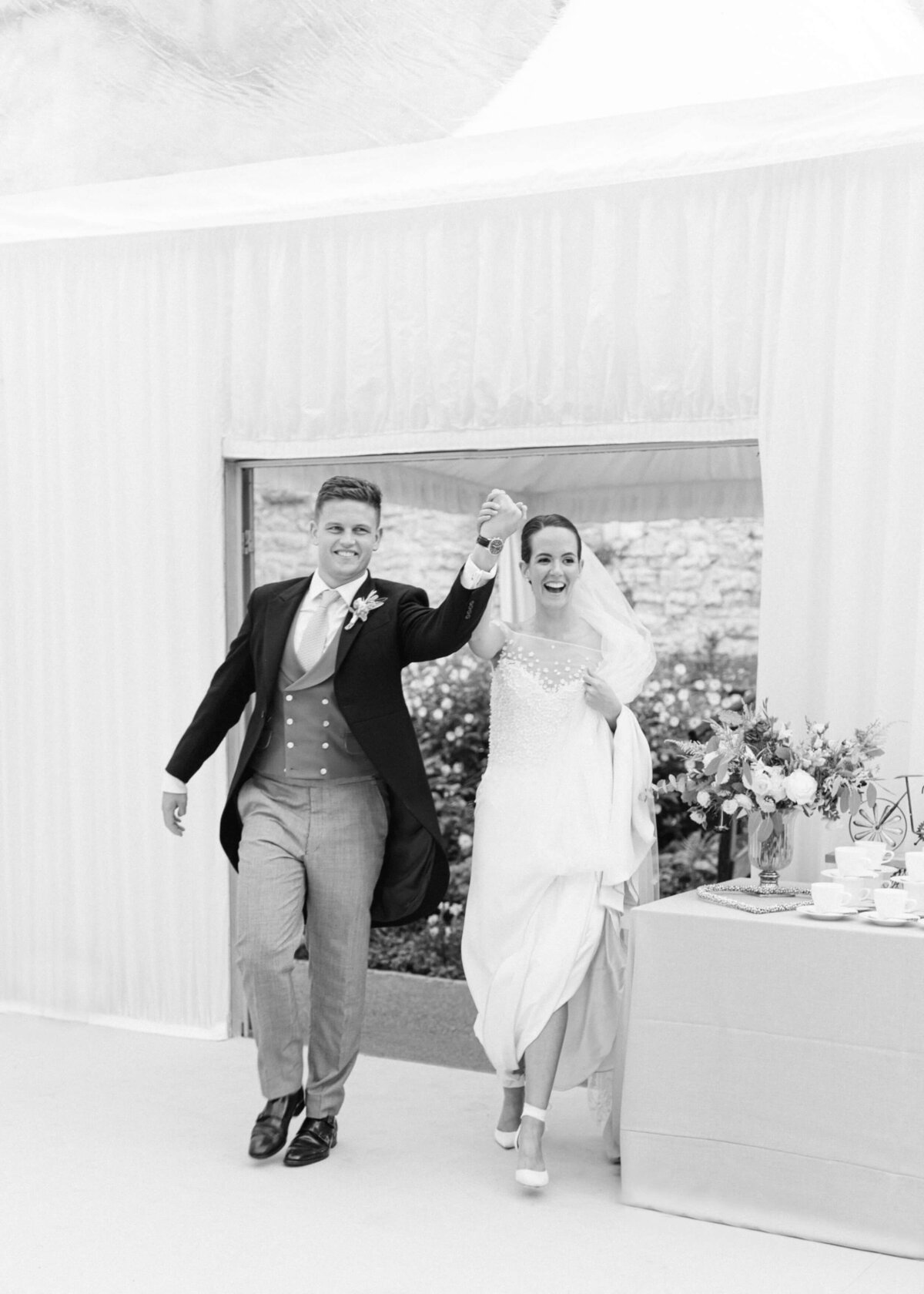 chloe-winstanley-weddings-bride-groom-dinner-entrance