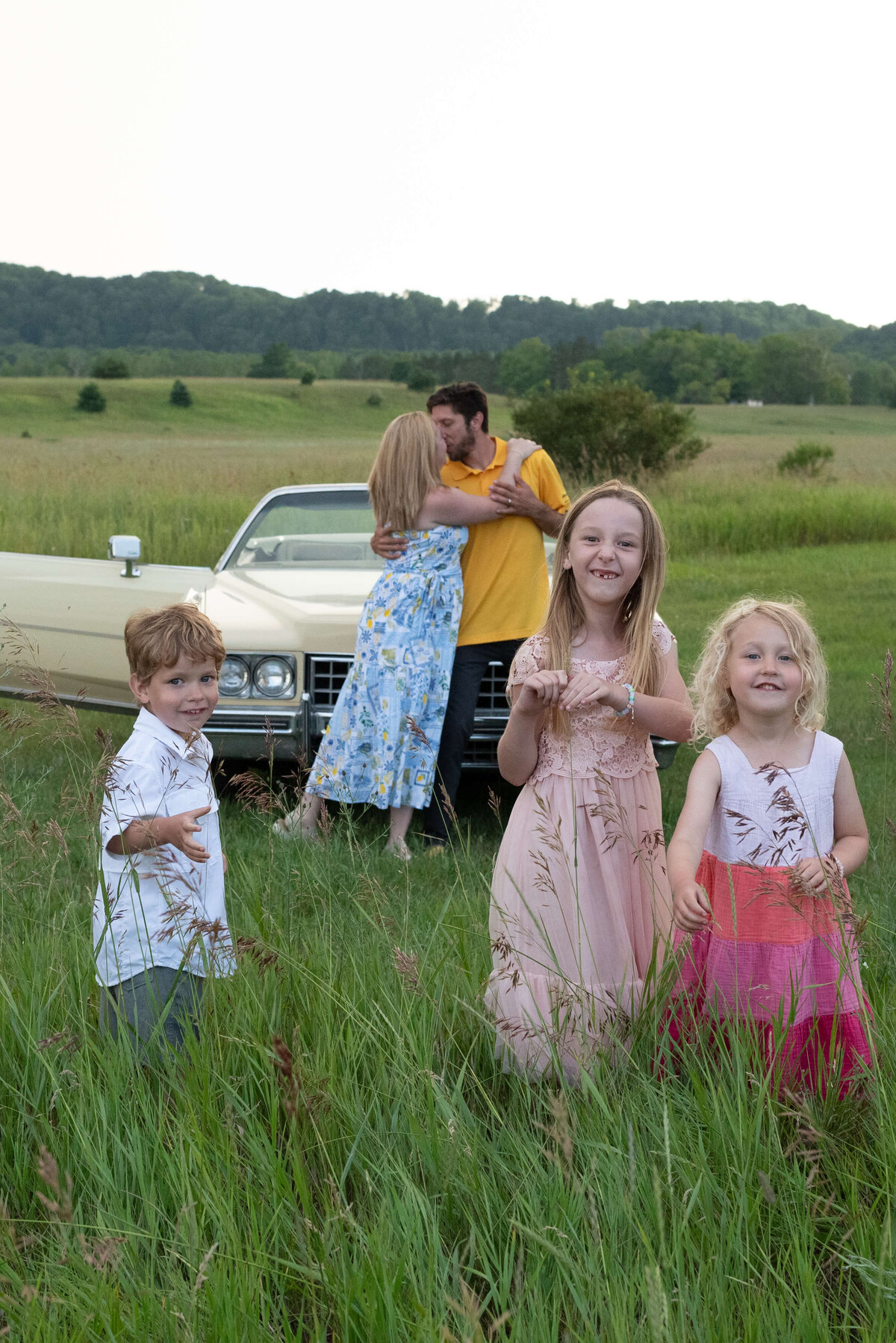 vintage car and old barn m22 family photos-July 05, 2024-DSC_0091