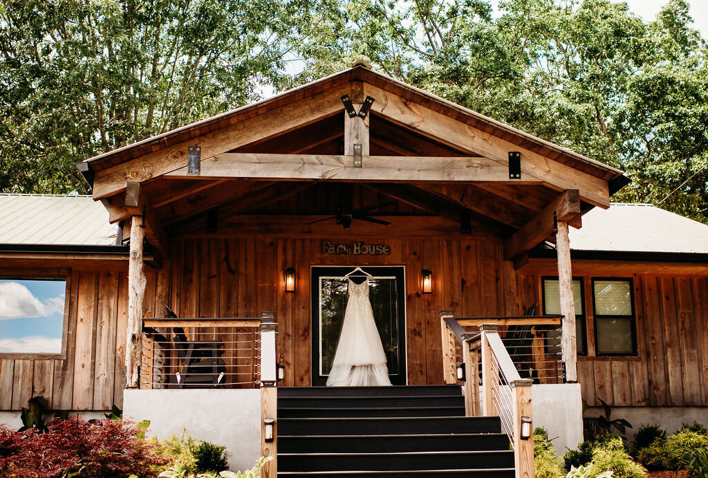 dress-details-farmhouse-lewallen-farms-ga