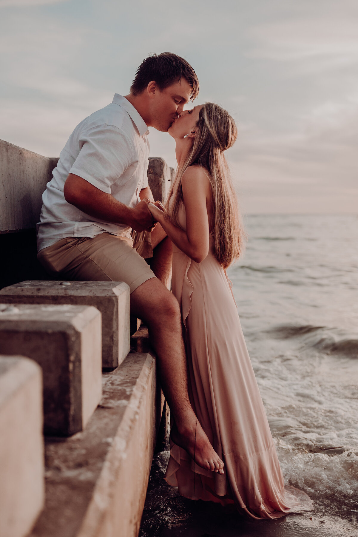 cortez beach engagement session | bradenton beach photos | anna maria island engagement