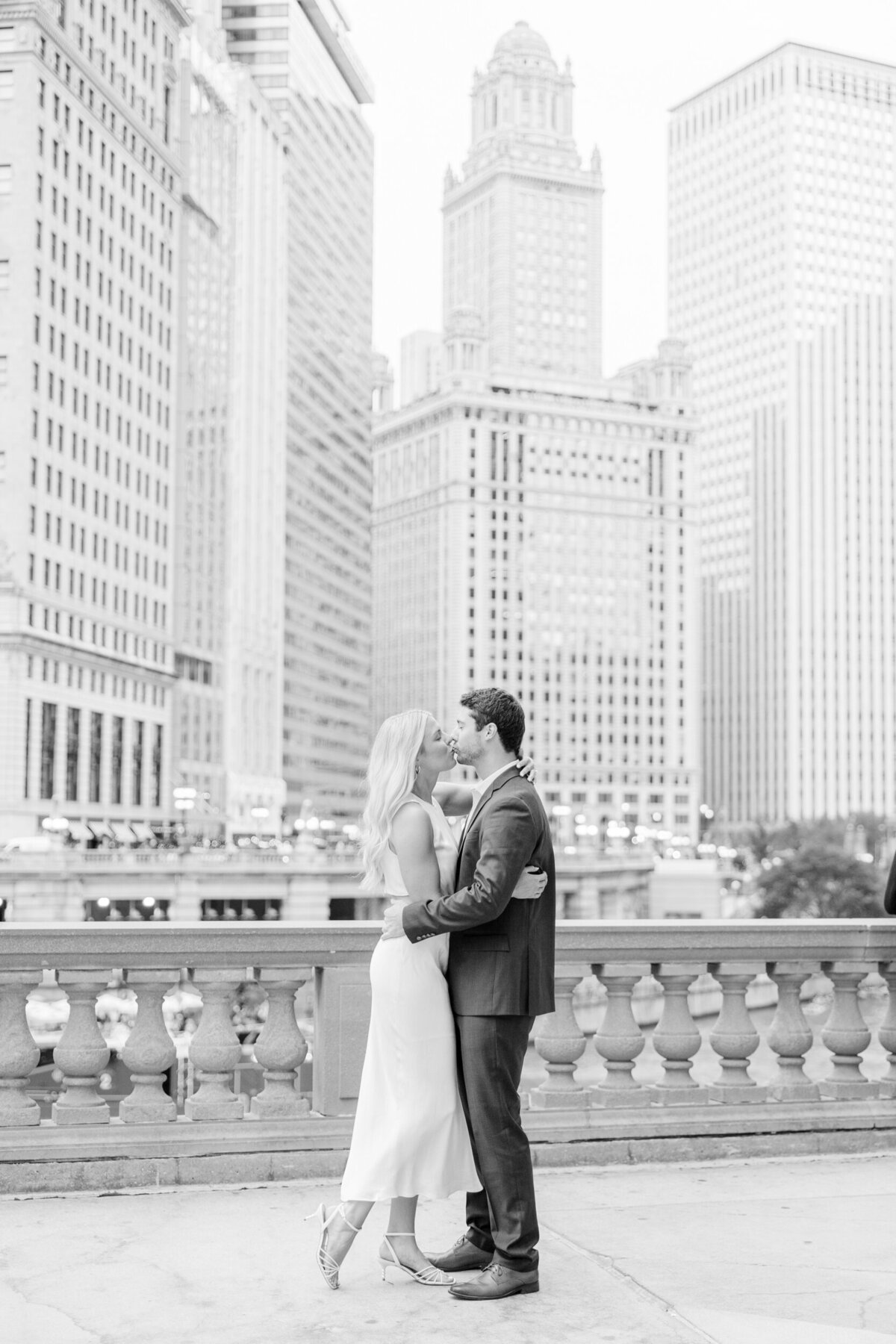 Lexi Benjamin Photography_A Downtown Chicago Engagement Session-4
