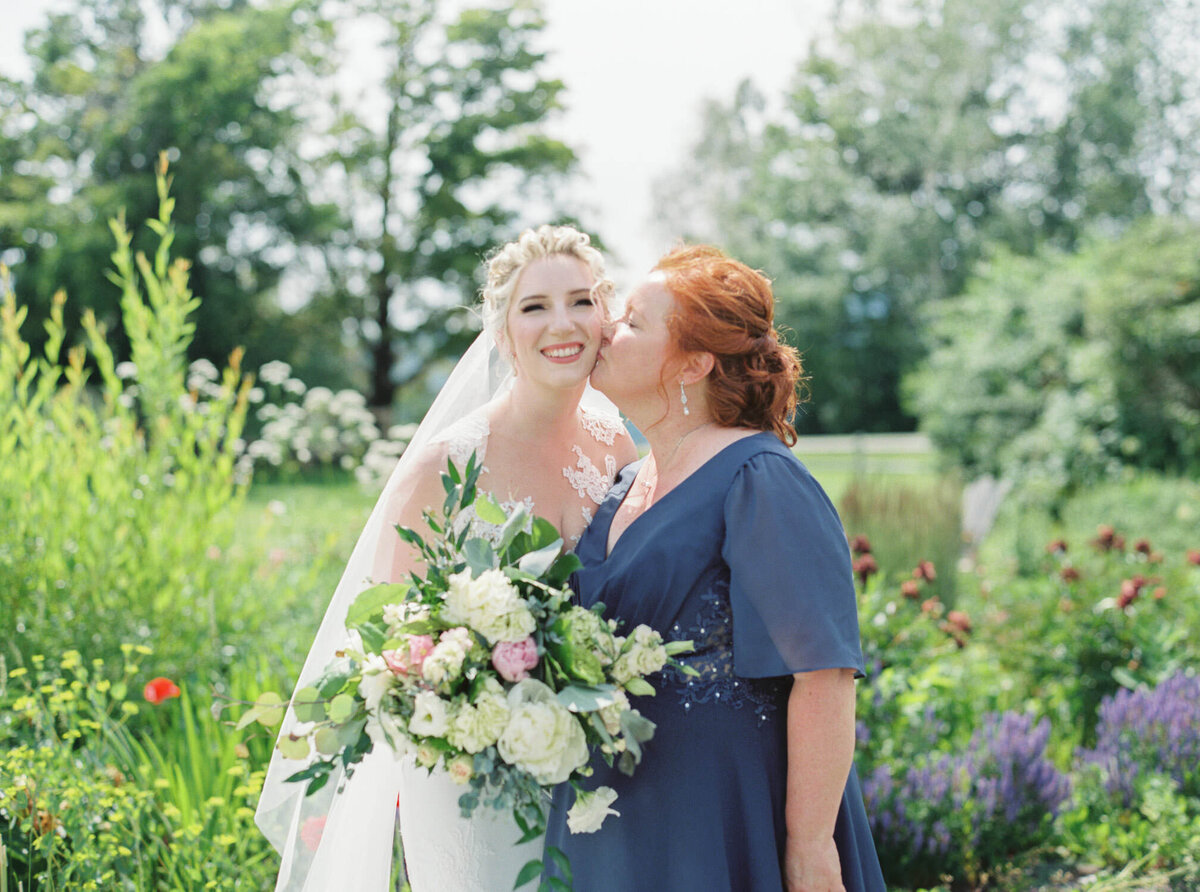 Stowe-Vermont-Wedding-Trapp-Family Lodge-coryn-kiefer-photography-14
