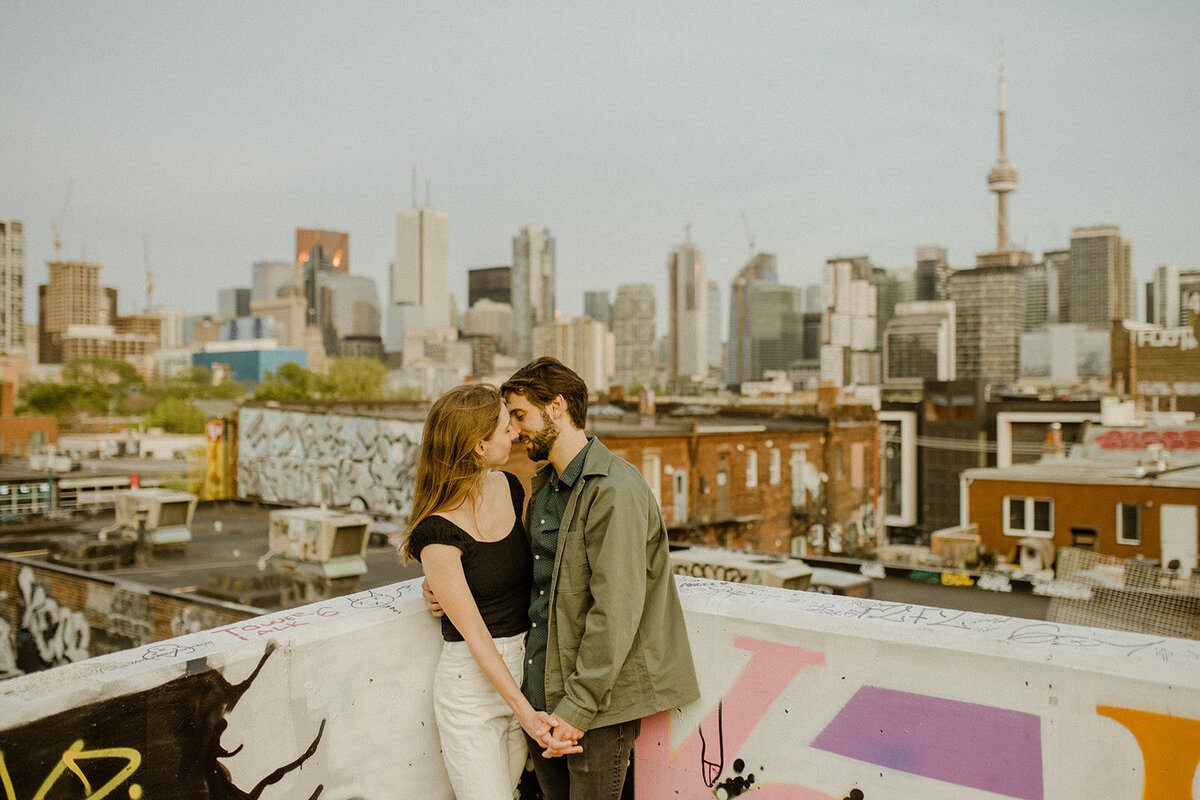 downtown-toronto-kensington-market-engagement-session-nontraditional-artsy-indie-film-romatic-1512