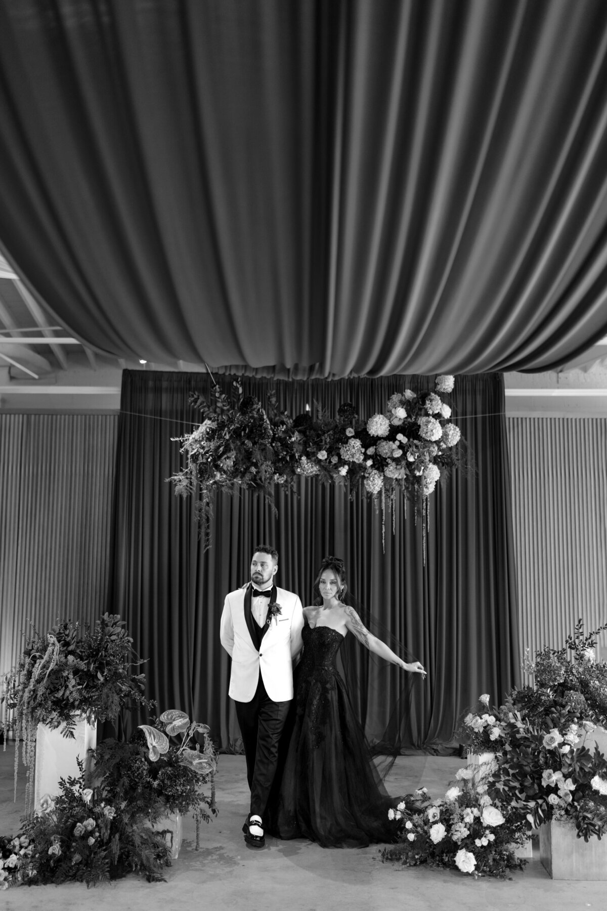 Berlez-Aspen-Avenue-Chicago-Wedding-Photographer- Clementine-Events-Thistle-&-Plume-Shannon-O’Brien-Makeup-Daniela-Kosta-Beauty-Sarabande-The-Robey-Vogue-Magazine-Editorial-Edgy-94