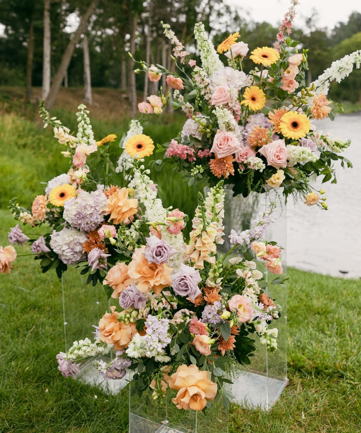 juniper-rose-floral-bride-bouquet-colorful-arrangement