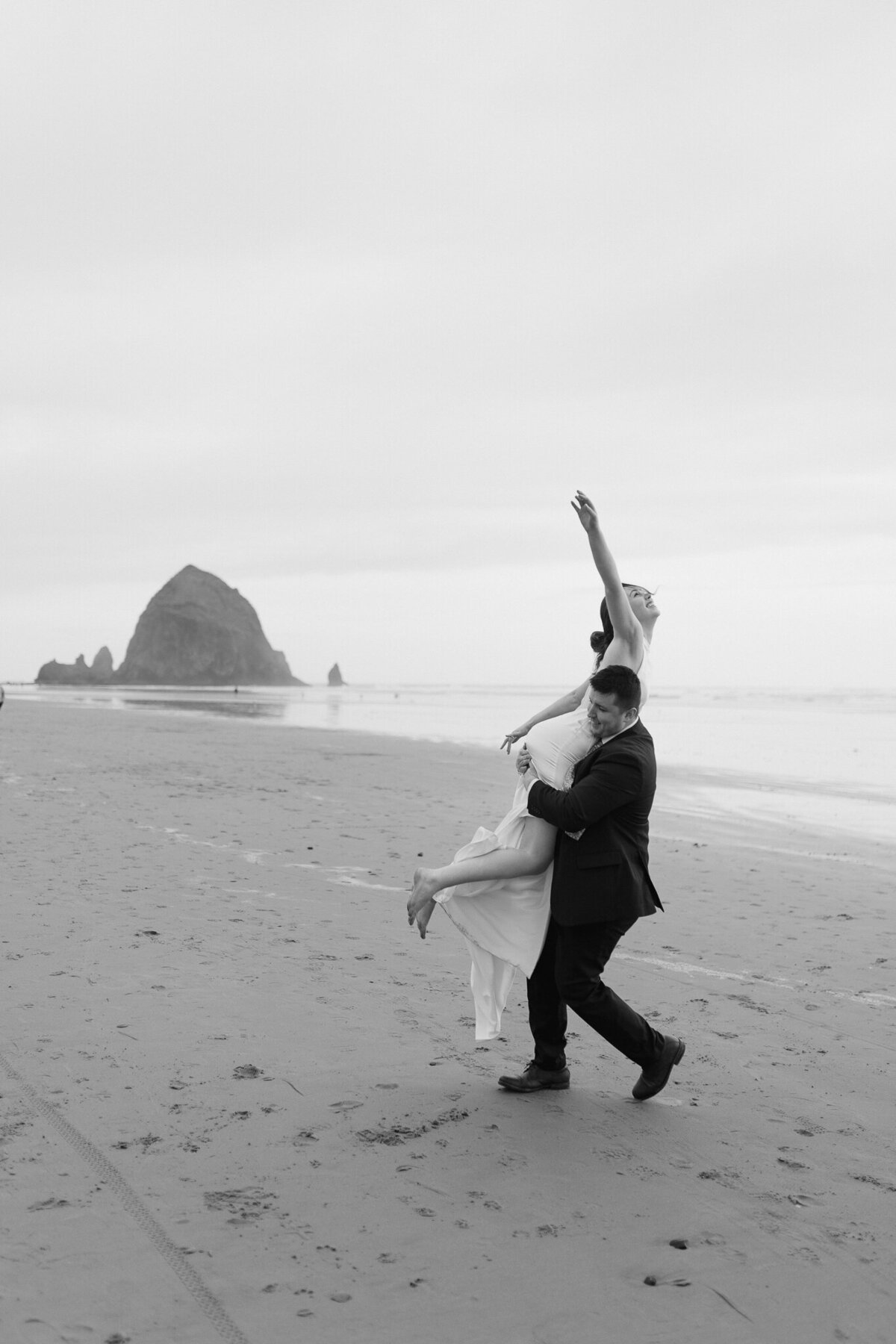 Cannon Beach Elopement Photographer_HK-126