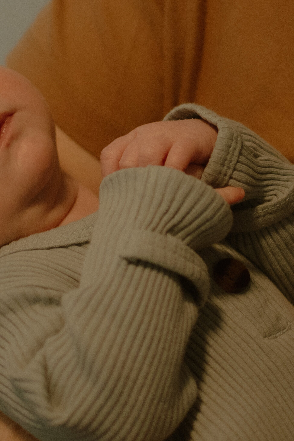 newborn-in-home-new-home-session-19