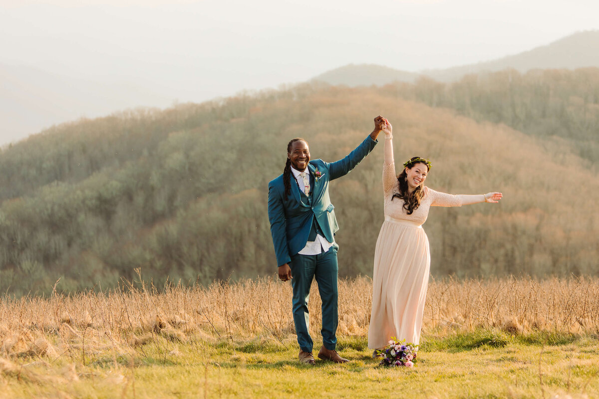 Max-Patch-Sunset-Mountain-Elopement-41