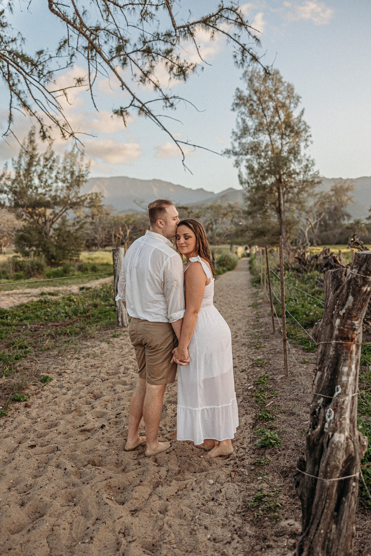 Oahu-North-shore-engagement-photos-108