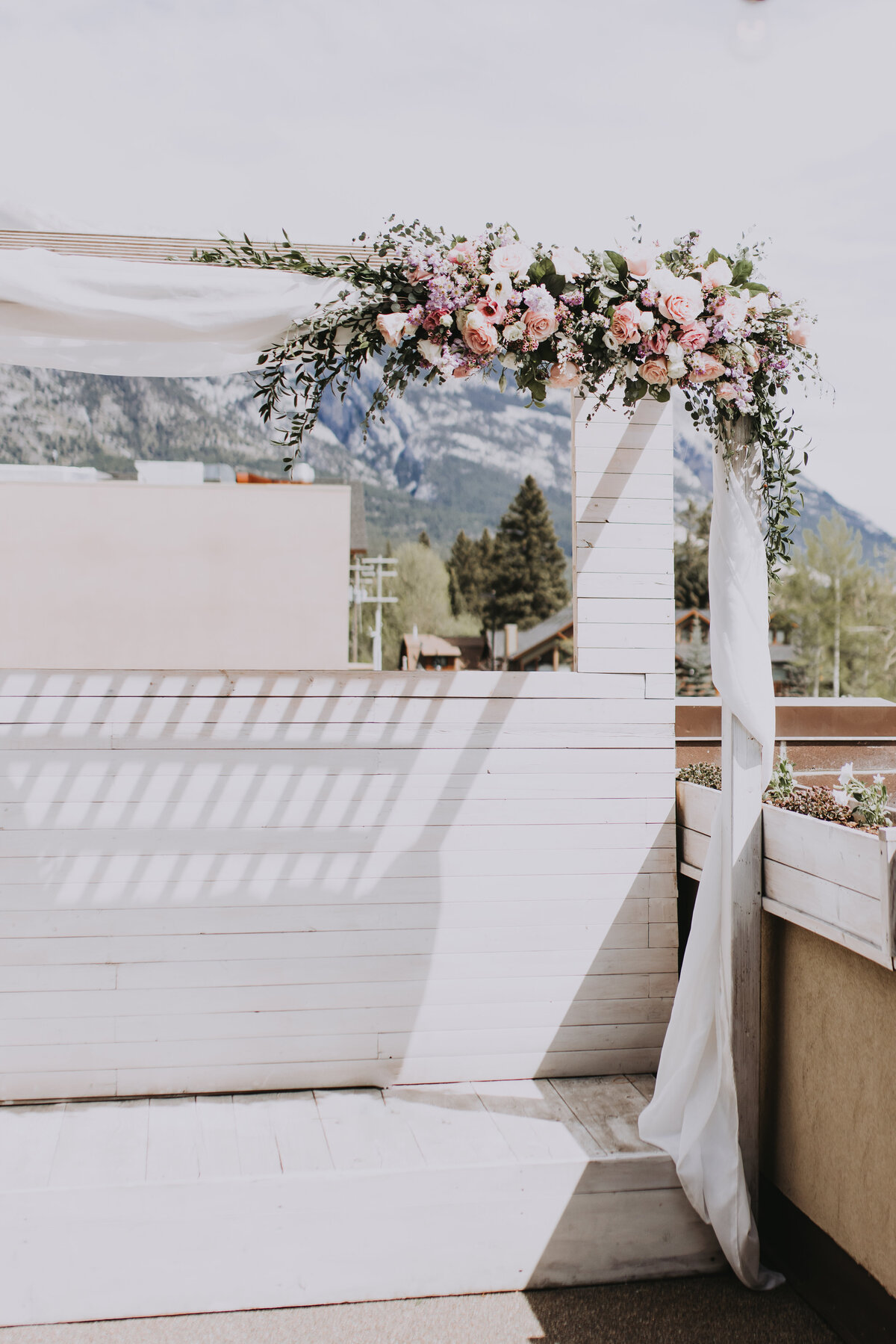 Canmore_Modern_Intimate_Wedding_Venue_Mainspace_
