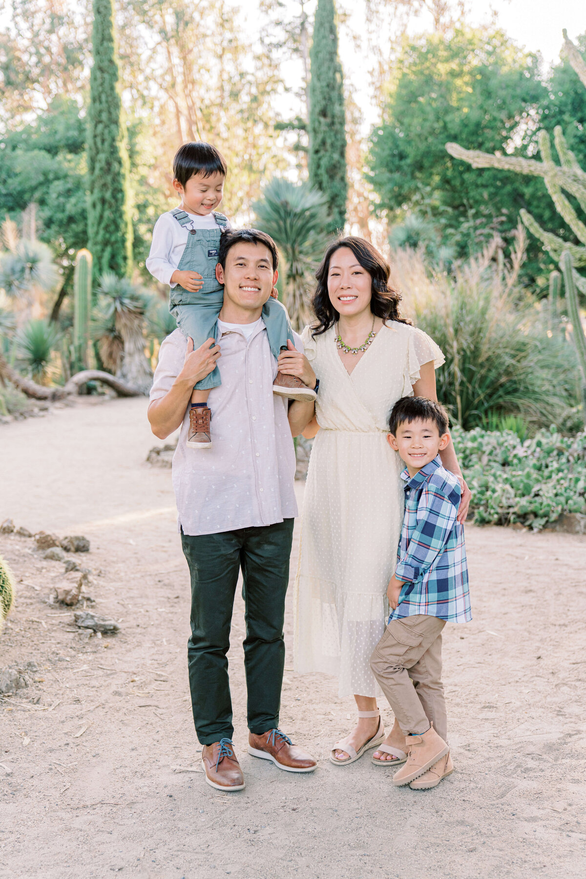 1605DSC07913.jpg_bayarea_stanford_family_photographer_arizona_cactus_garden_marelestrydom
