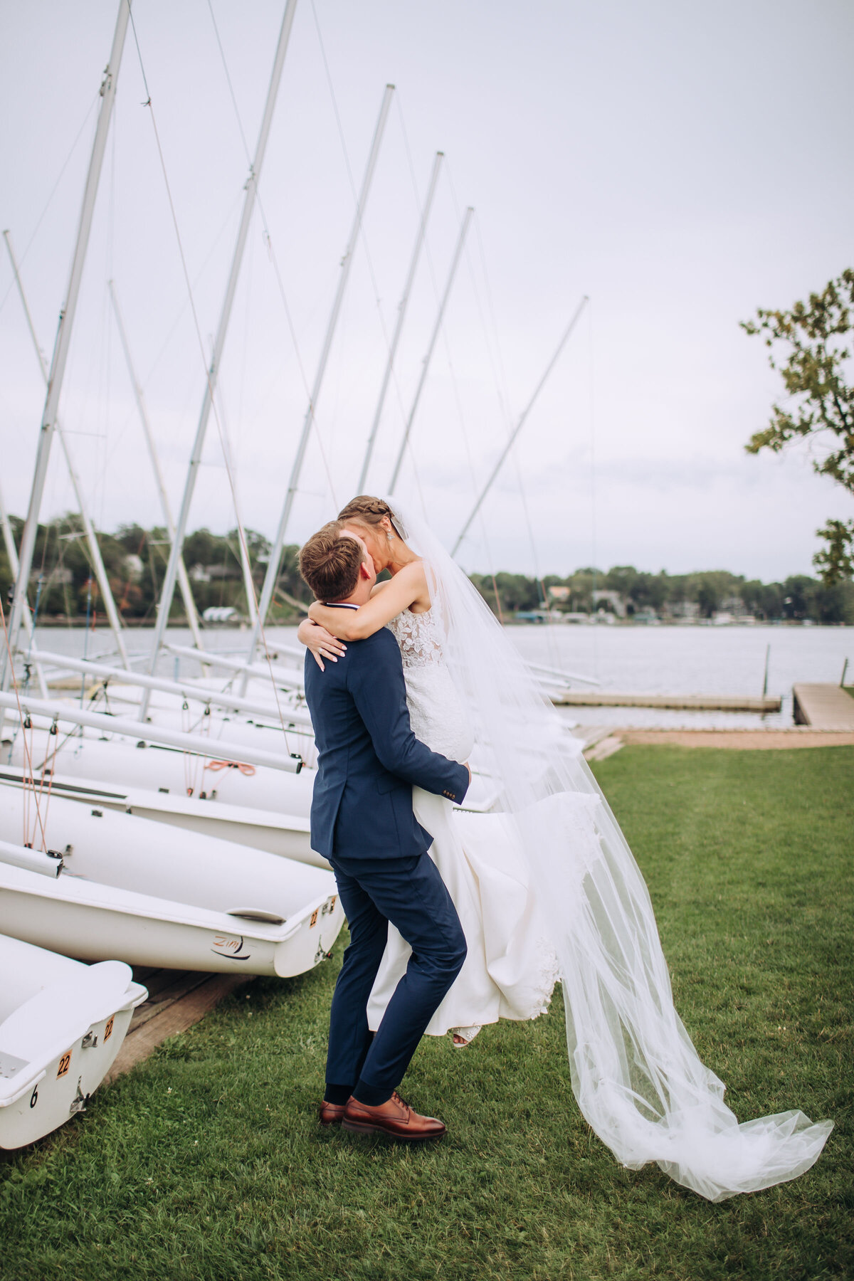 MeganandAdam_MinnetonkaYachtClub_FlowEvntGroup(907of1334)
