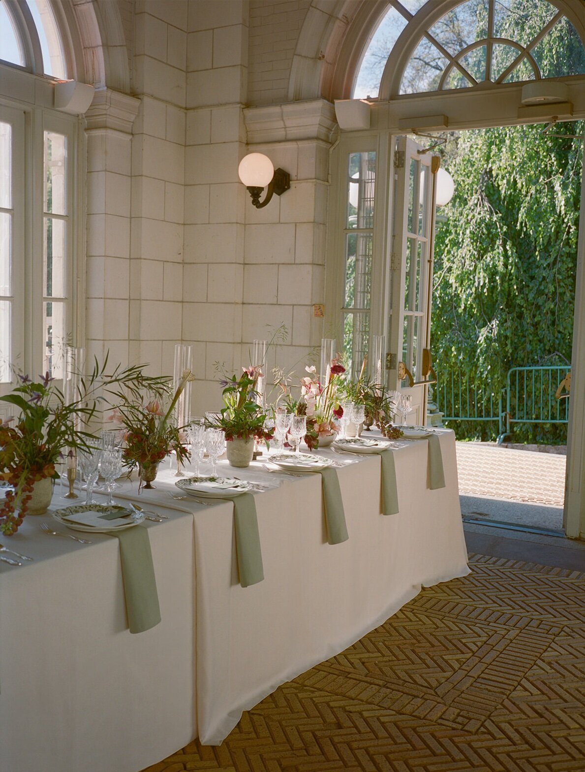 Faye-Fern-Creative-Ruby-Olivia-Rae-Hersey-Eugen-Hotaj-Prospect-Park-Boathouse-Wedding-Reception-Details-01-A