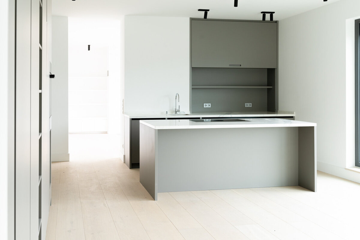 Kueche-Penthousewohnung-Berlin-Innenausbau-Individuelle-Kuechen-4