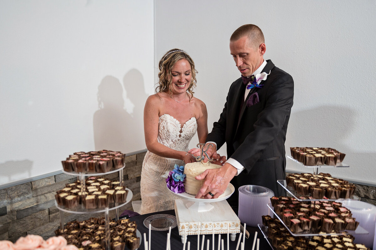 Detroit-Wedding-Photographer-The-Landing-232