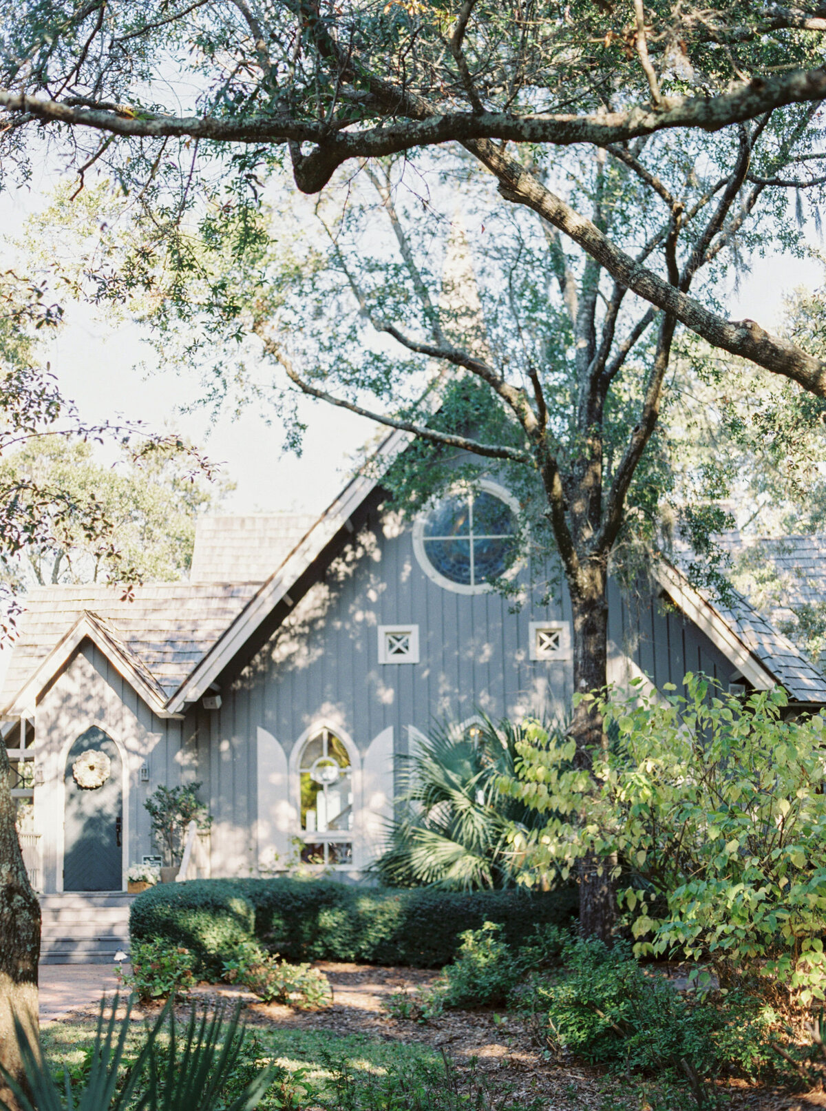 Emily March Photography Wilmington, North Carolina and Destination Wedding Engagement Photographer Heirloom Photography for Memorable Gatherings Light Airy Sentimental Imagery Images Weddings CannonWedding_0325