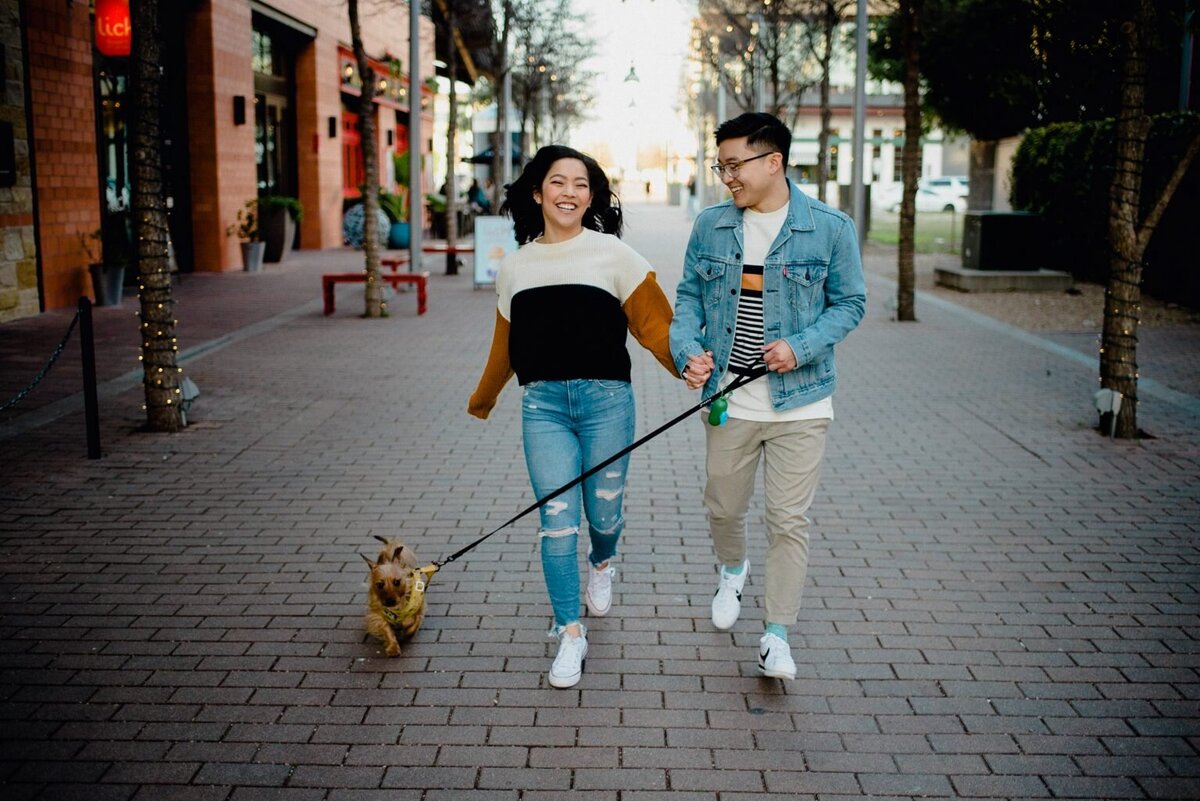 200206-downtown-austin-engagement-esssion-004-1534x1024