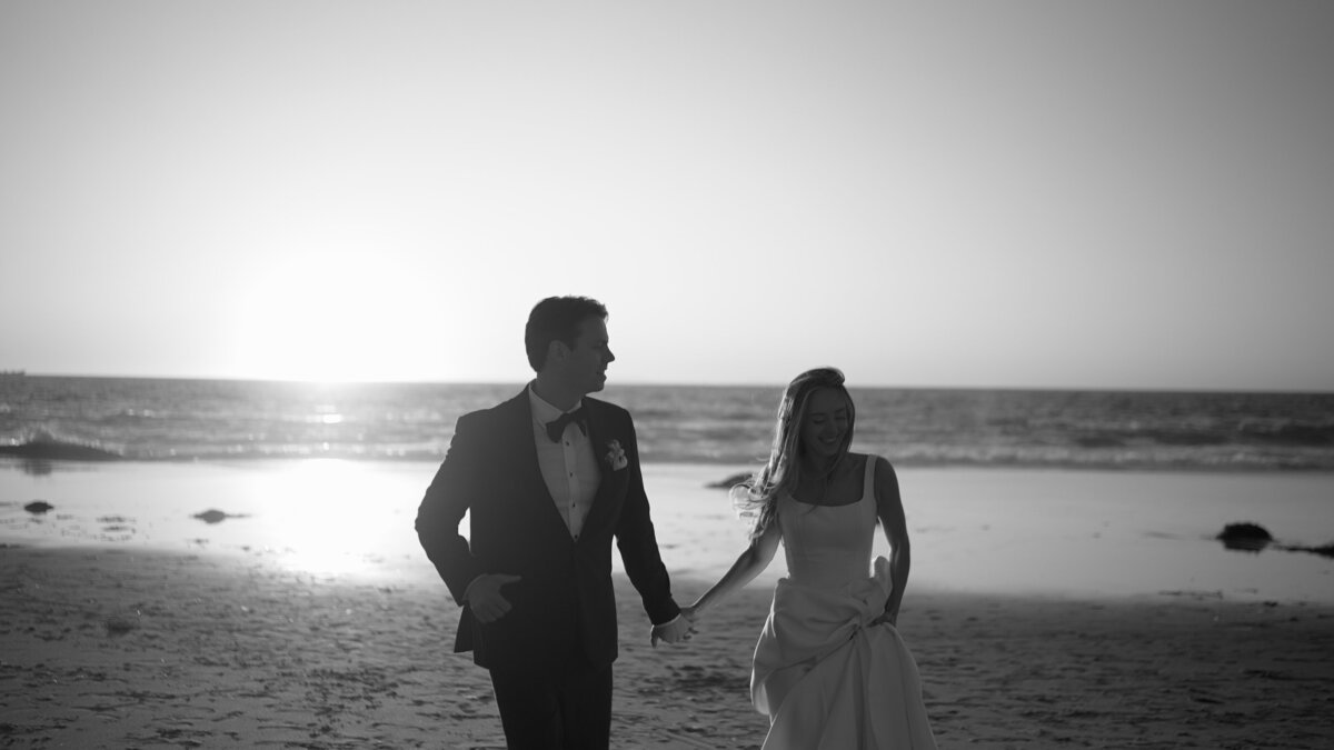 Wedding-Beach-Couple