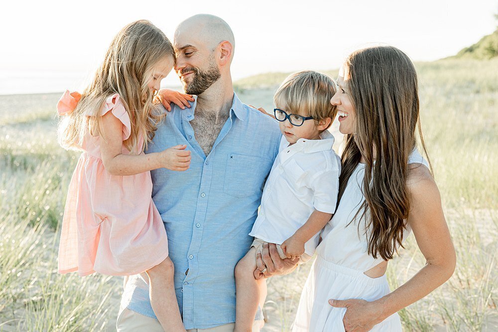 extended-family-session-muskegon-lake-michigan-beach-8.jpg22