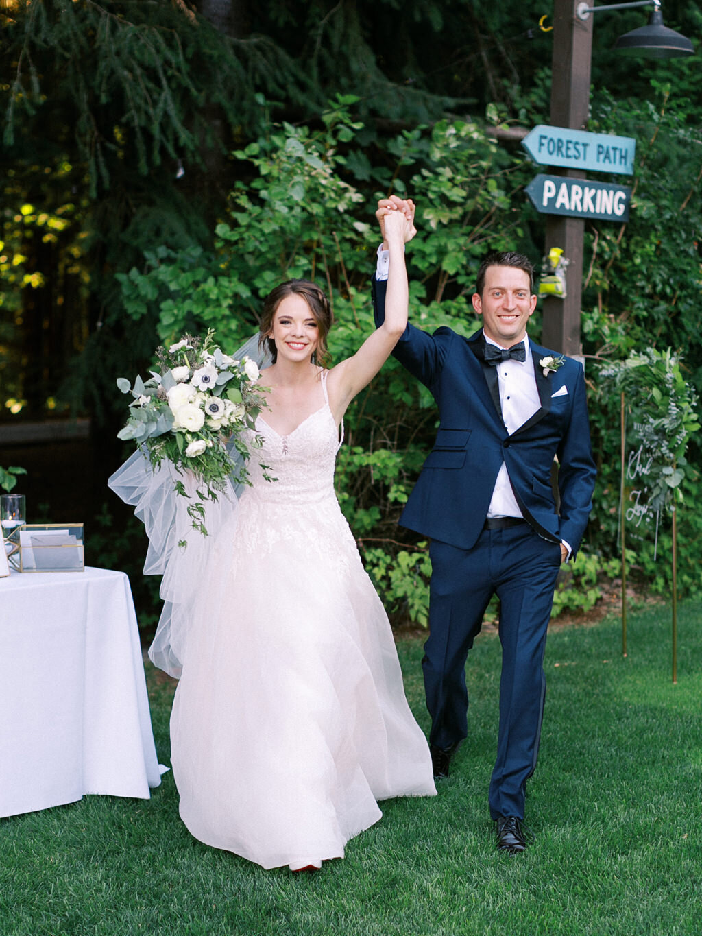 Gorge Crest Vineyard Washington Summer Wedding Ball Photo Co PNW Fine Art Film Wedding Photographer-37