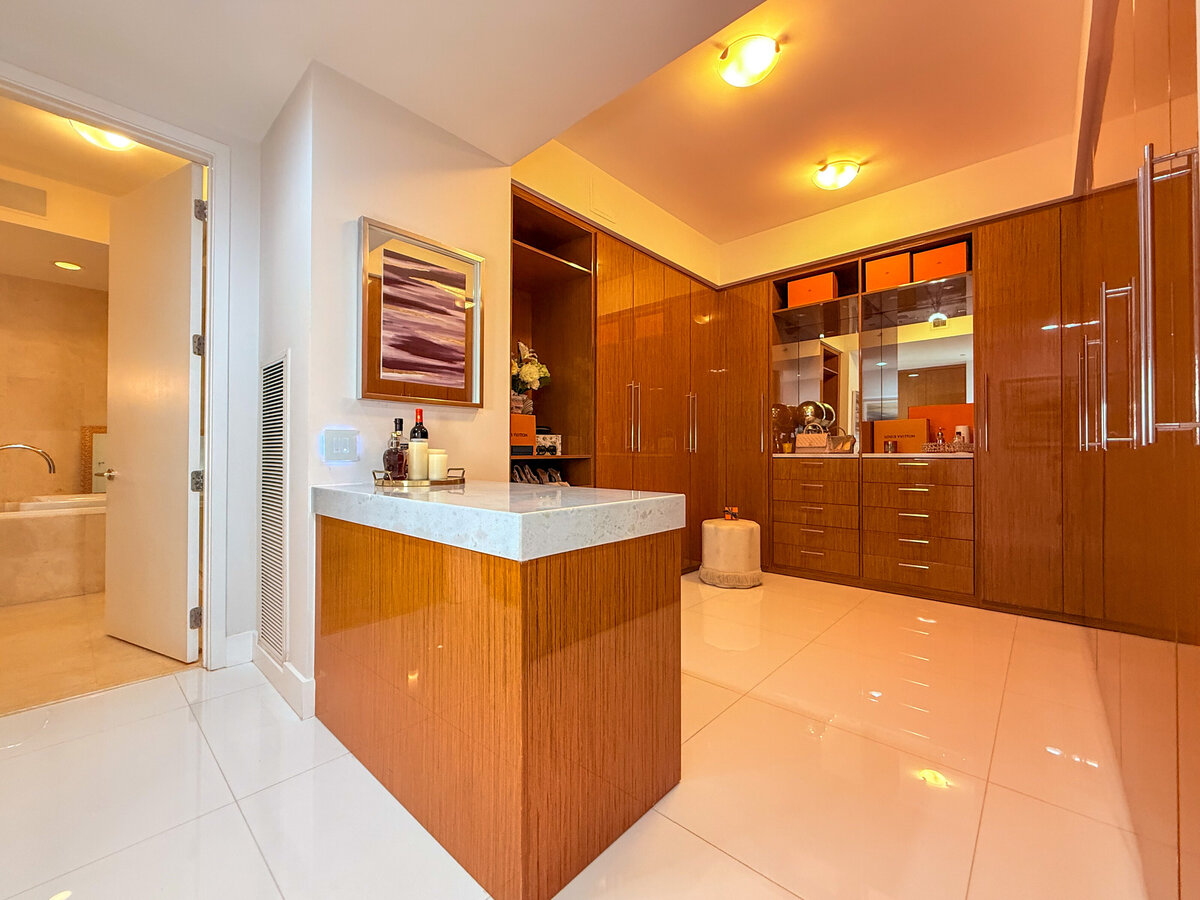 Walk-in closet at oceanfront penthouse PH-888