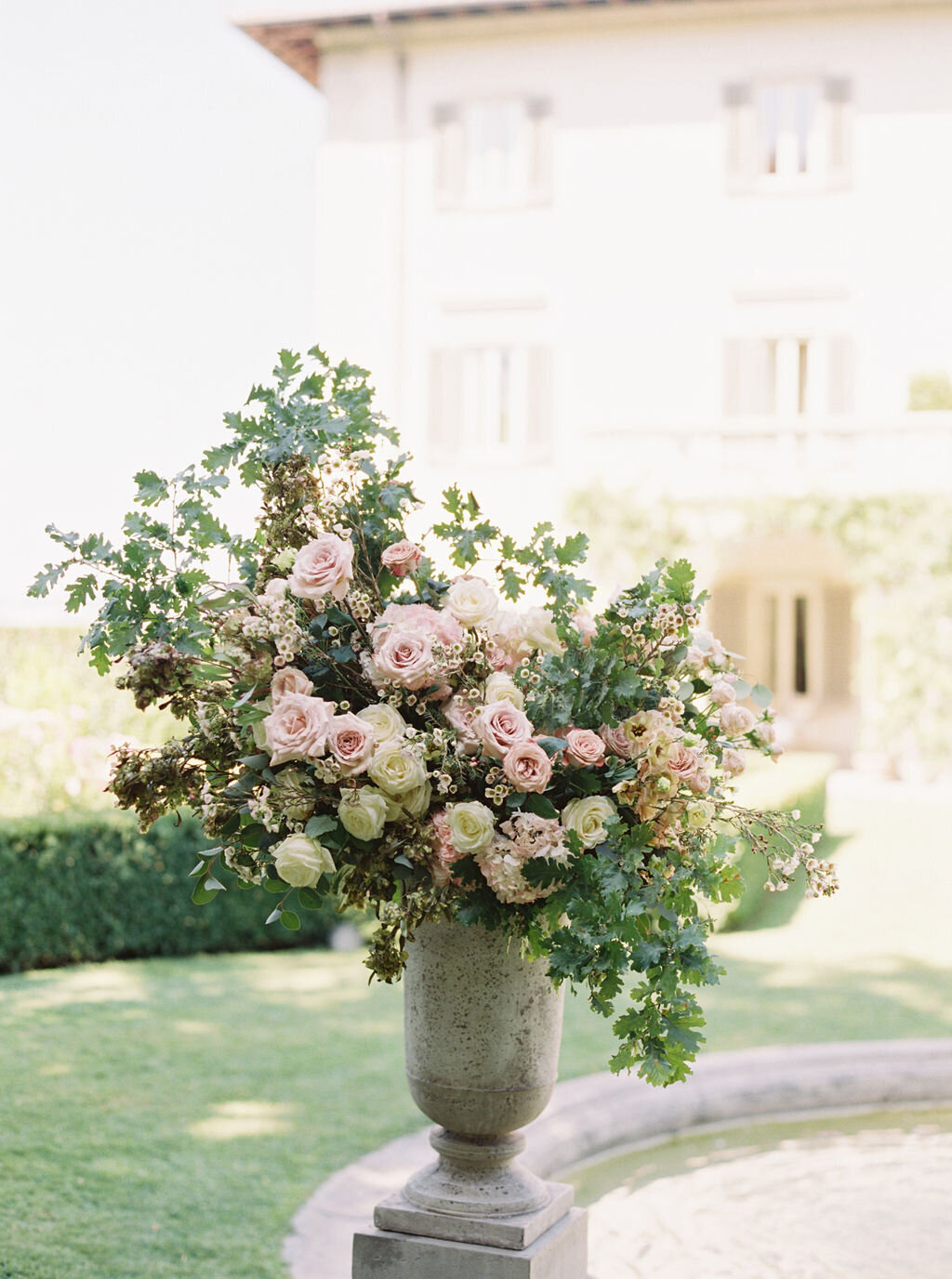 Wedding ceremony flowers