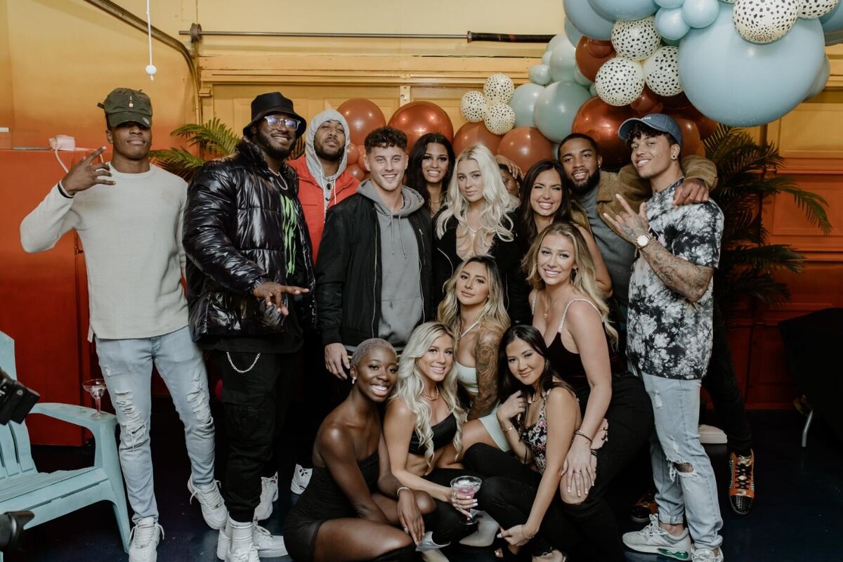 cbs-love-island-event-07
