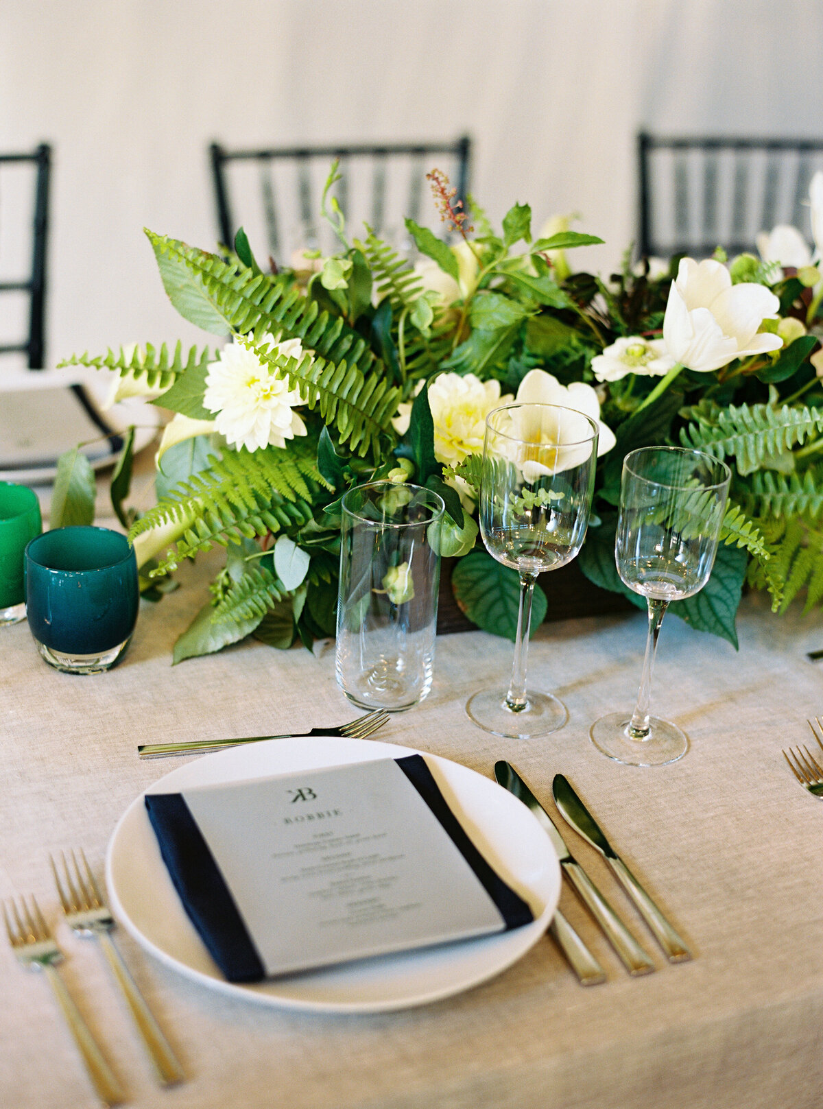 estate-wedding-modern-navy-place-setting