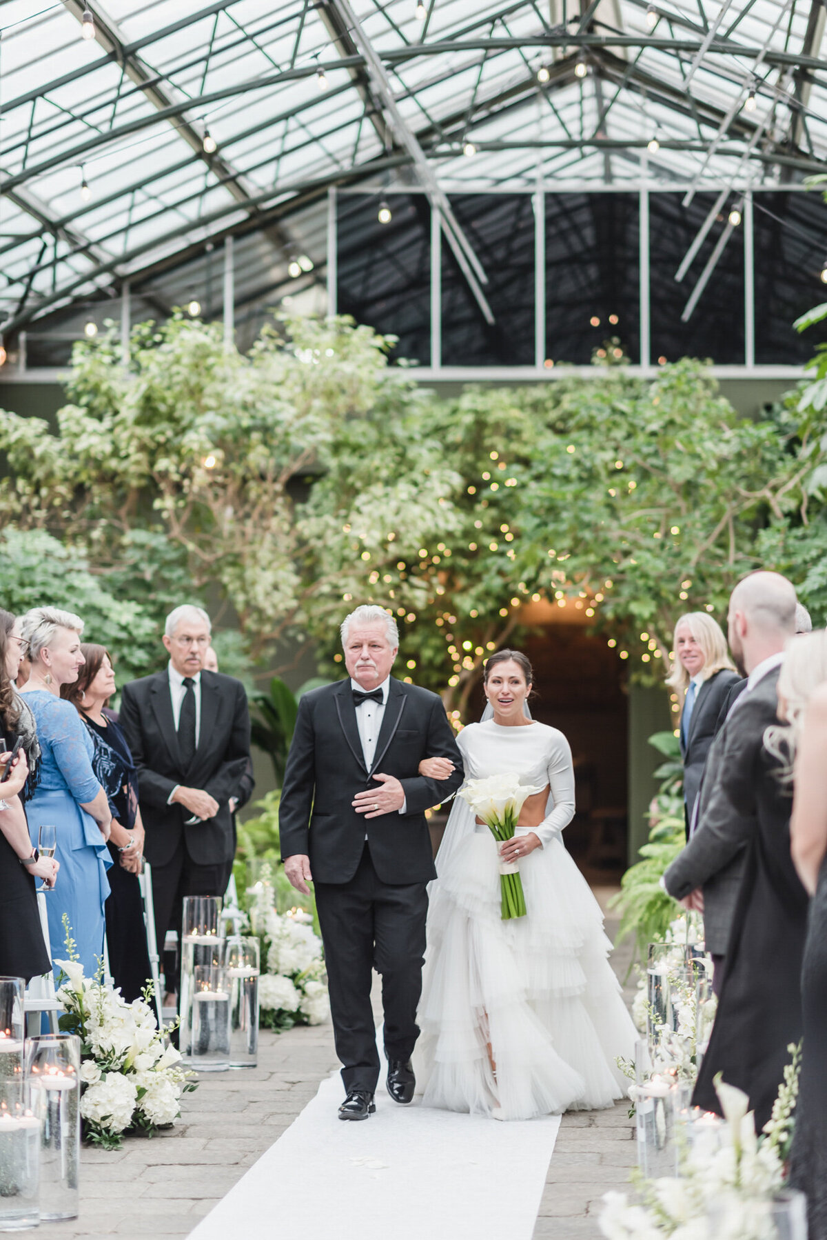A MODERN ROMANTIC CLASSIC BLACK TIE PLANTERRA CONSERVATORY LUXURY WEDDING IN WEST BLOOMFIELD MICHIGAN BY KARI DAWSON12