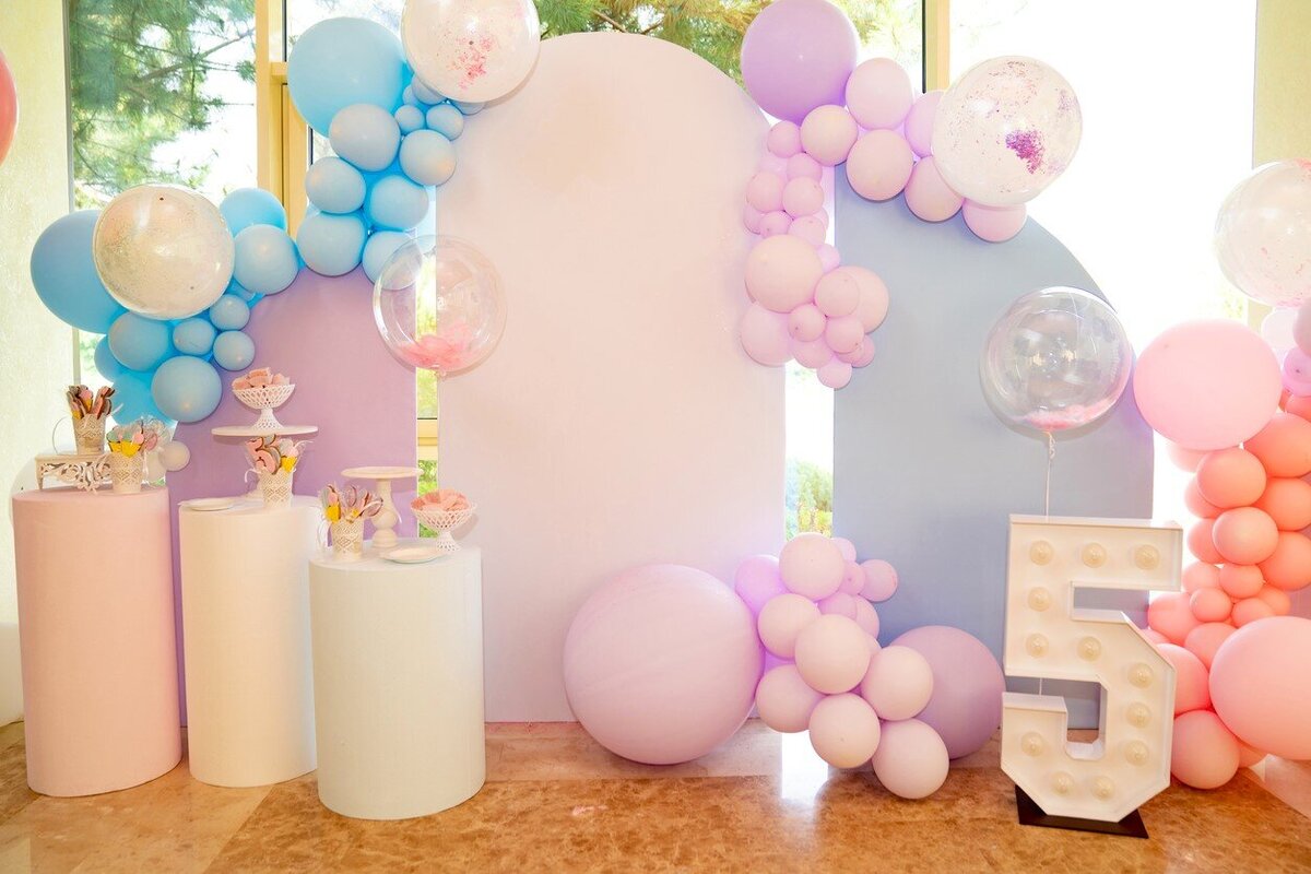 pastel-balloon-with-big-number