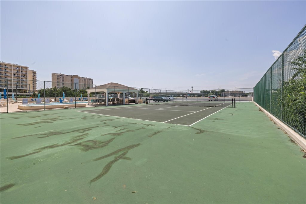 24 Tennis Courts