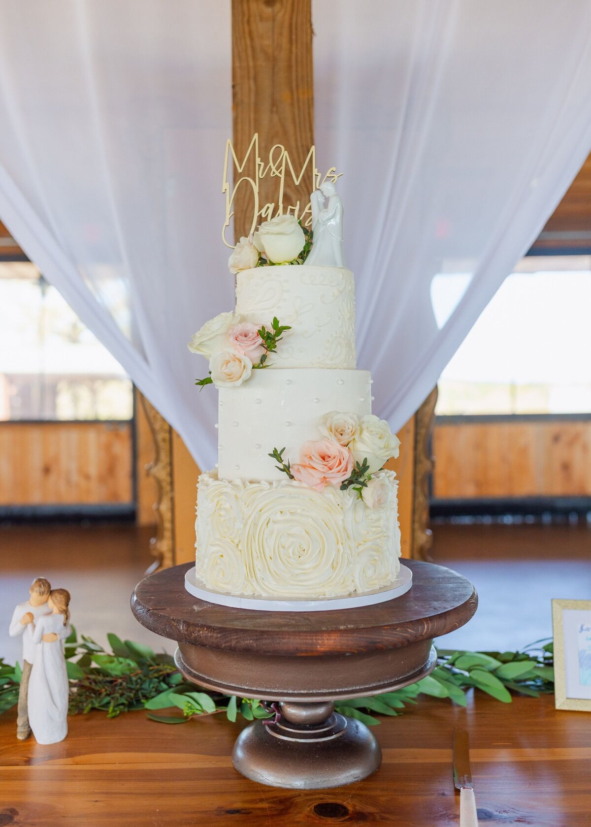 cake-details-lewallen-farms